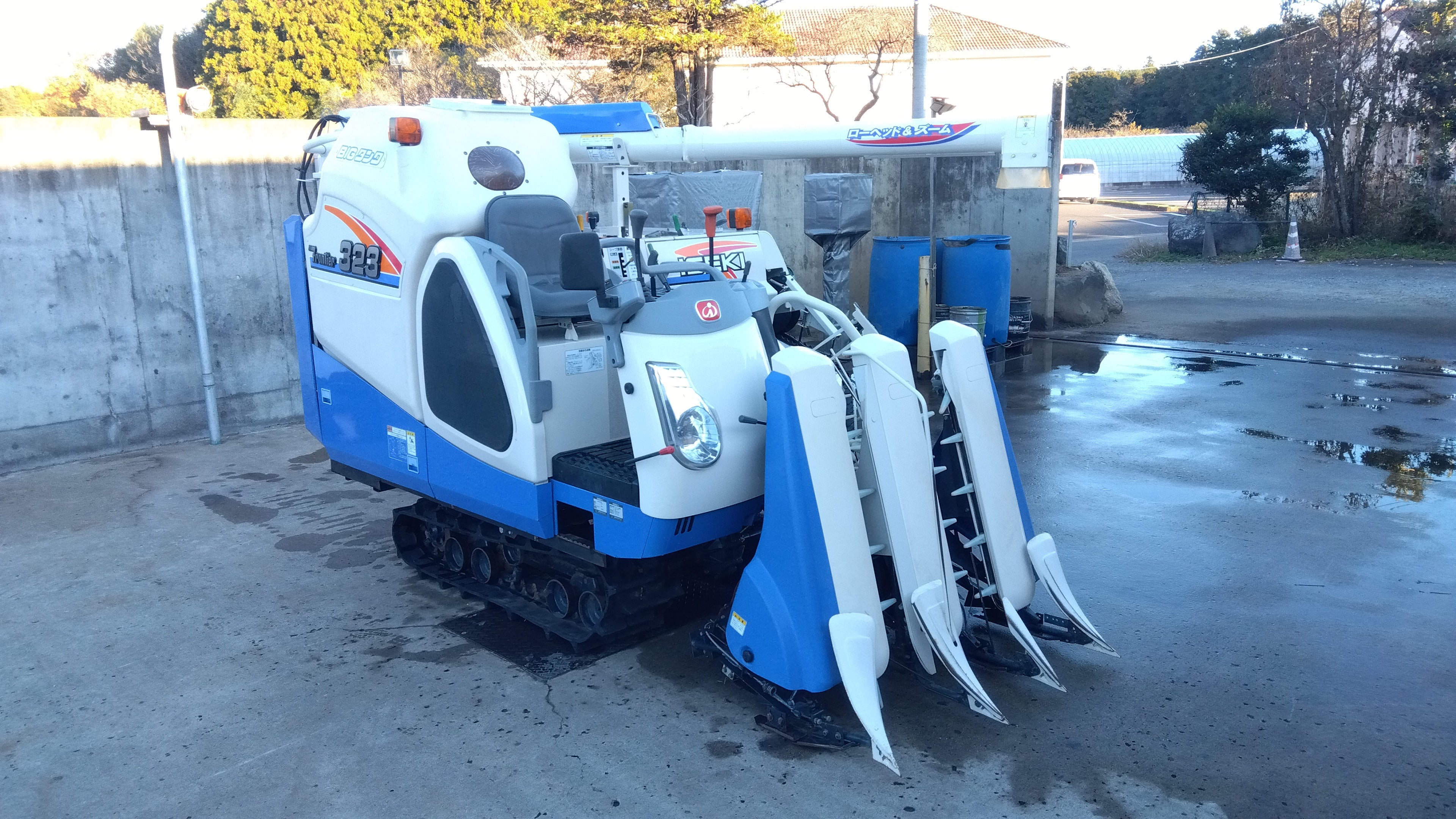 イセキ 中古 コンバイン HVF323G-ZKWC 3条 23馬力 – 農キング