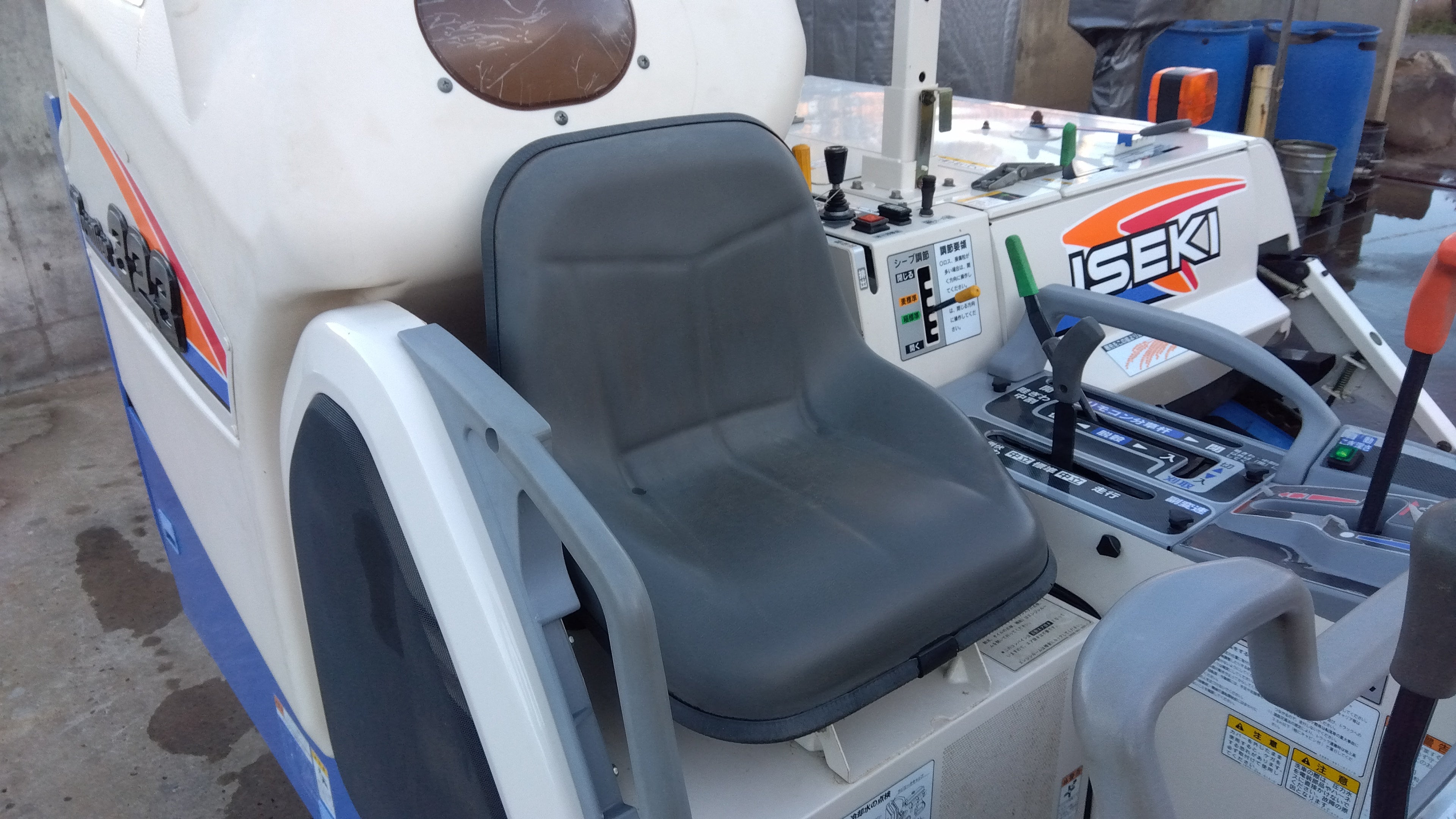 イセキ 中古 コンバイン HVF323G-ZKWC 3条 23馬力 – 農キング