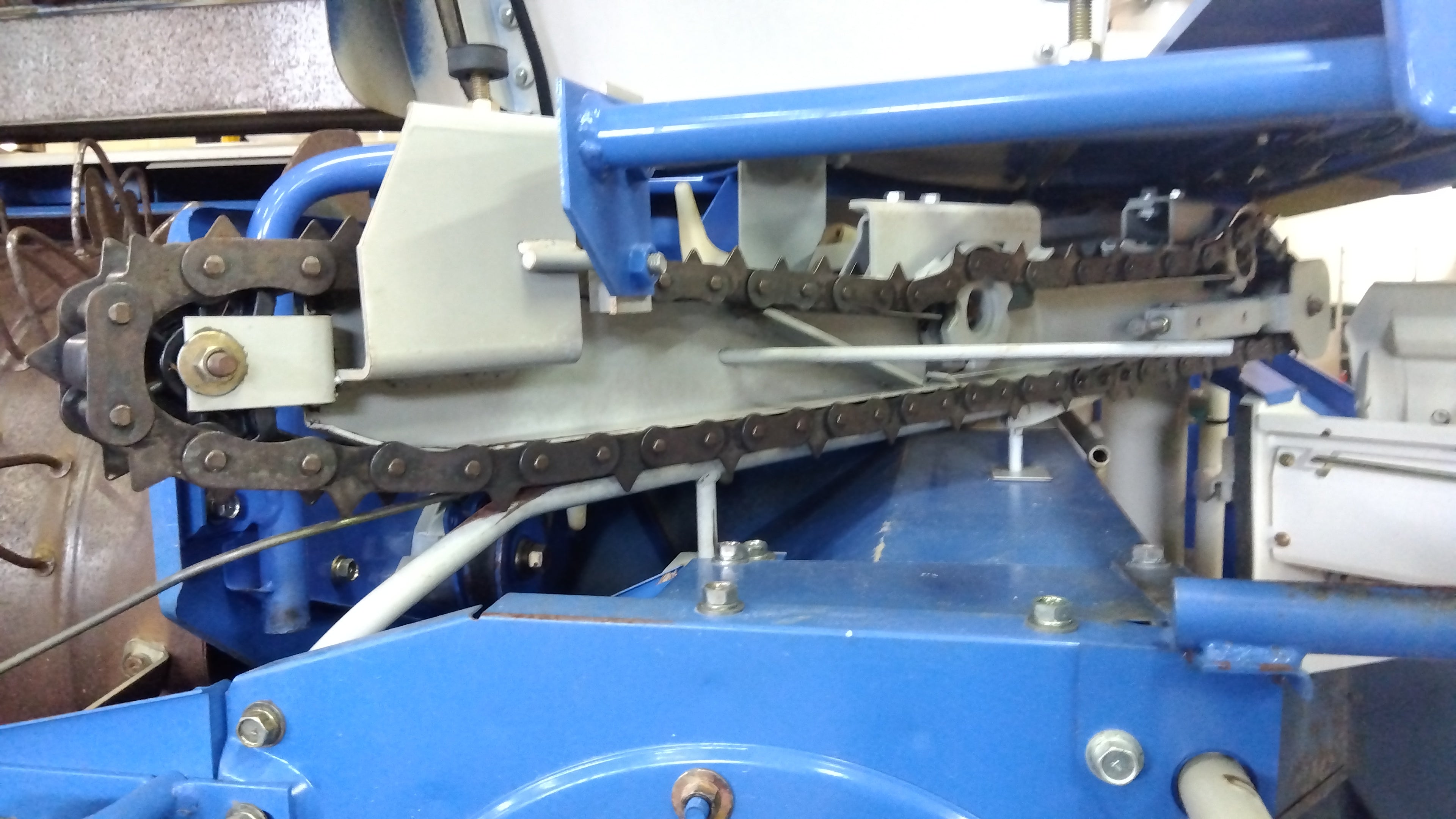 イセキ 中古 コンバイン HVF323G-ZKWC 3条 23馬力 – 農キング