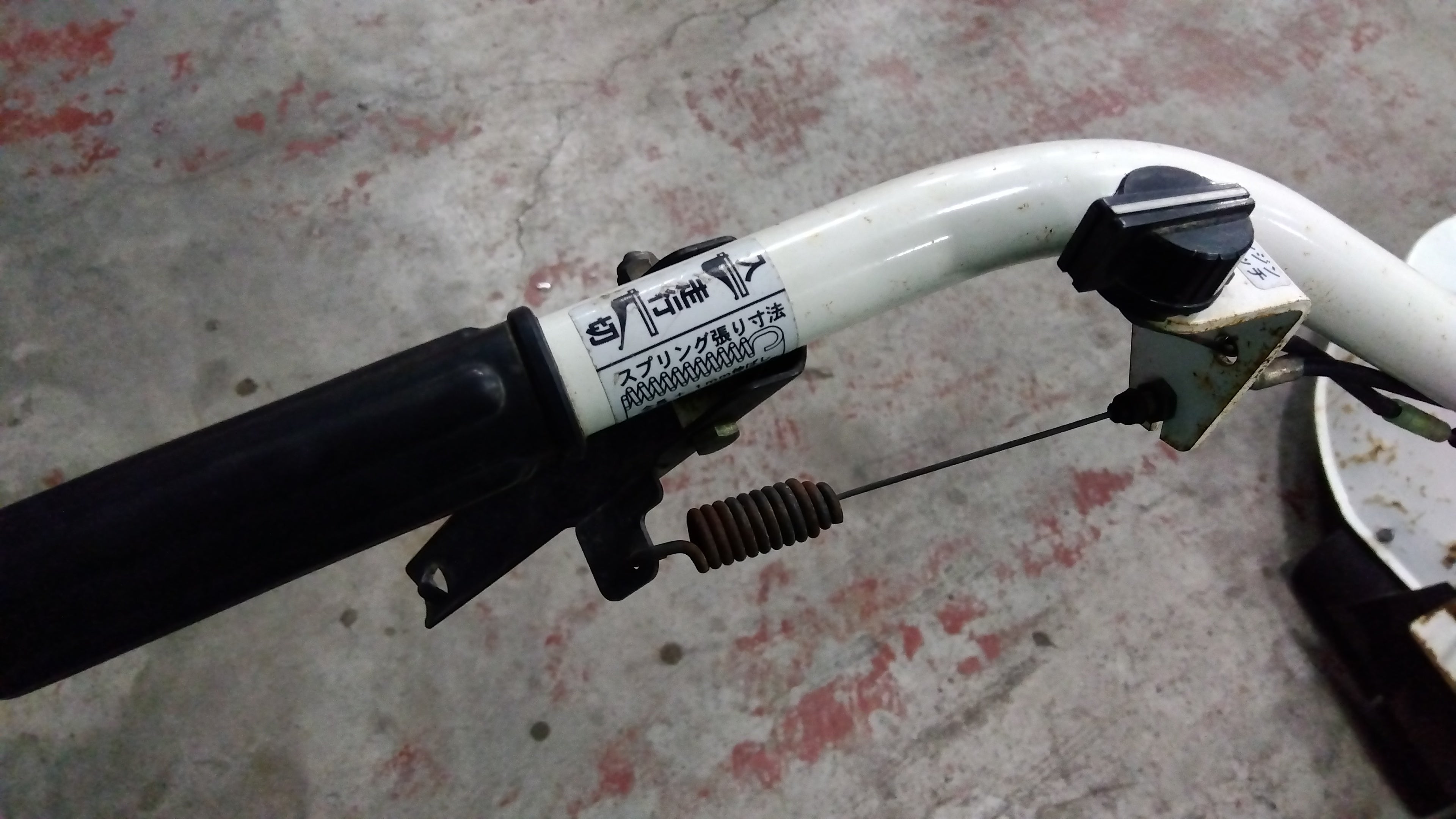 鹿児島発　クボタ　４サイクルエンジン自走畔草刈り機GC702D 楽天市場】[ポイント5倍◇5月1日限定] 【新発売】クボタ 畦畔・あぜ