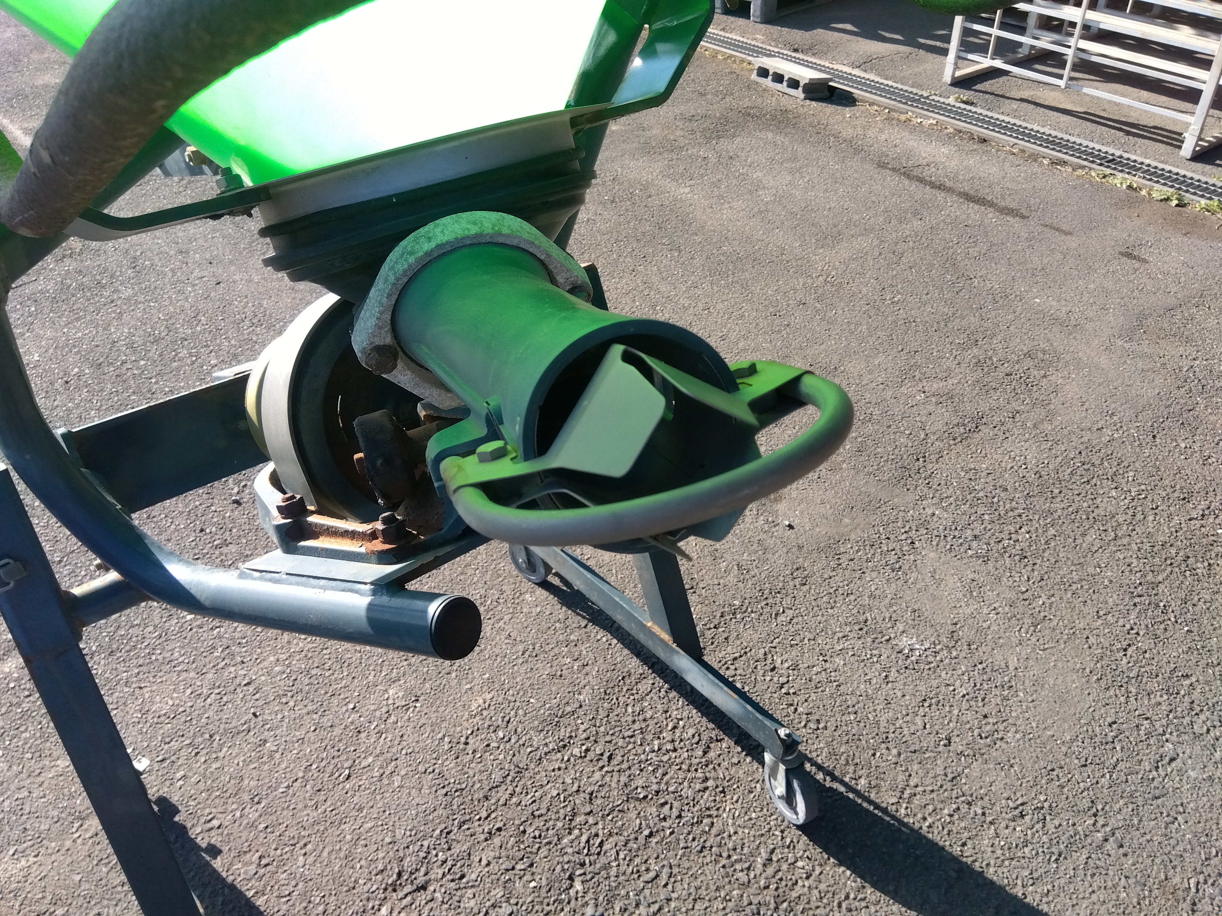 「新潟県長岡市発」スター ブロードキャスター MBC2080 肥料散布機 スター ブロードキャスター MBC2080｜農家さんの味方｜全国の