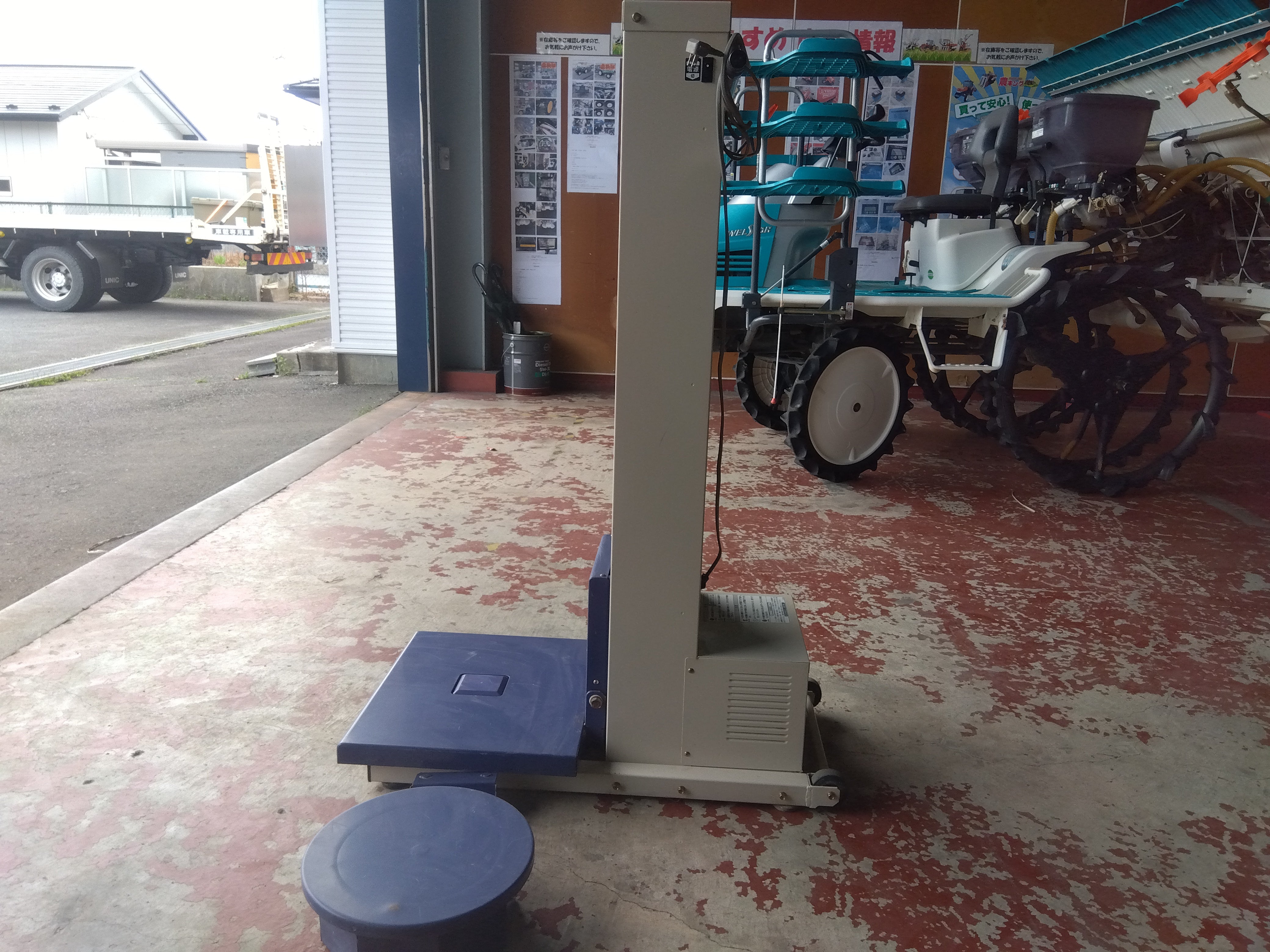 新潟〉エムケー 昇降機 快力王 ELL-201 米袋用 最大積載量35kg 単相