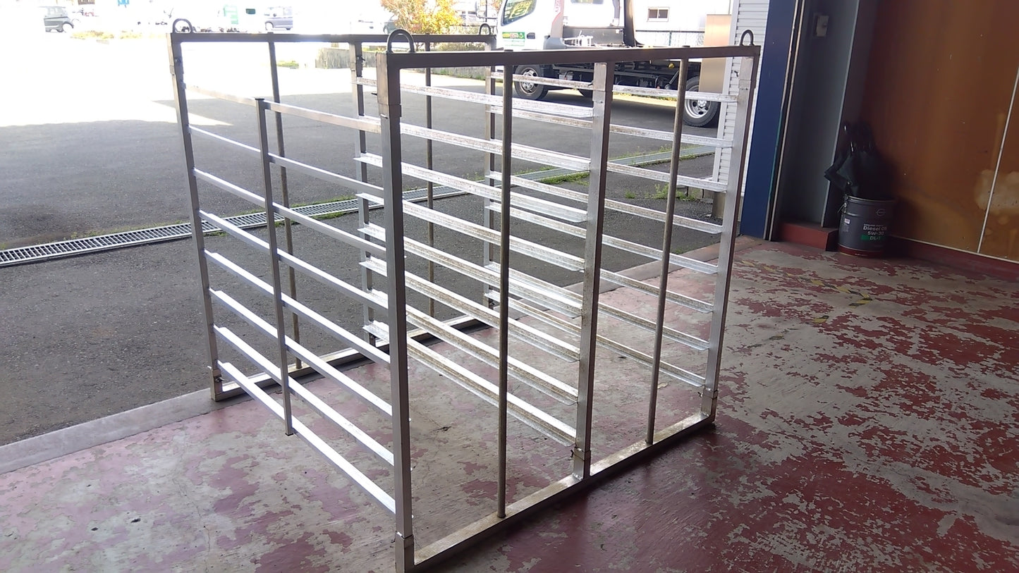 メーカー型式不明　中古　アルミ苗コンテナ64枚入り　「宮城店1952」