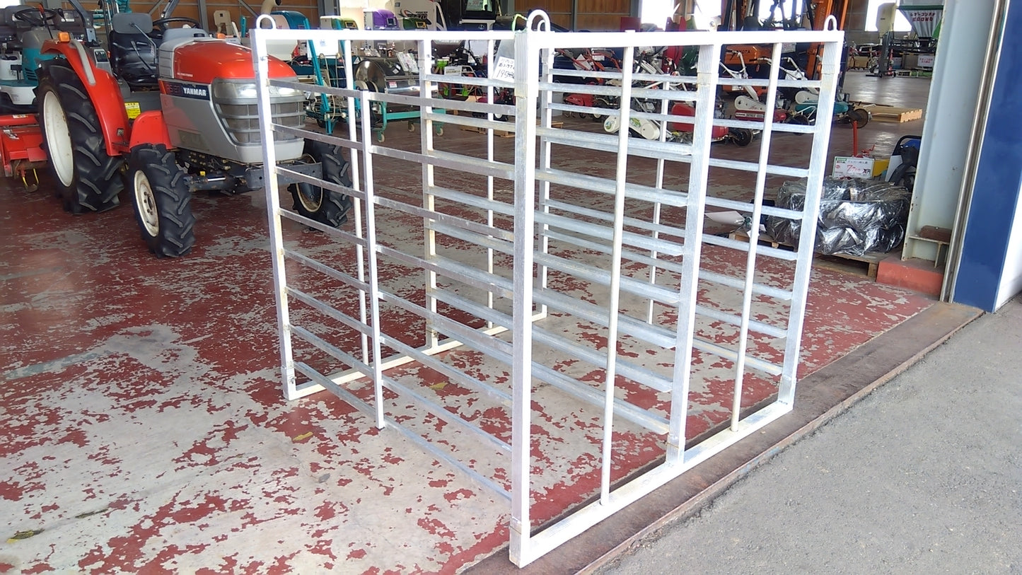 メーカー型式不明　中古　アルミ苗コンテナ64枚入り　「宮城店1952」