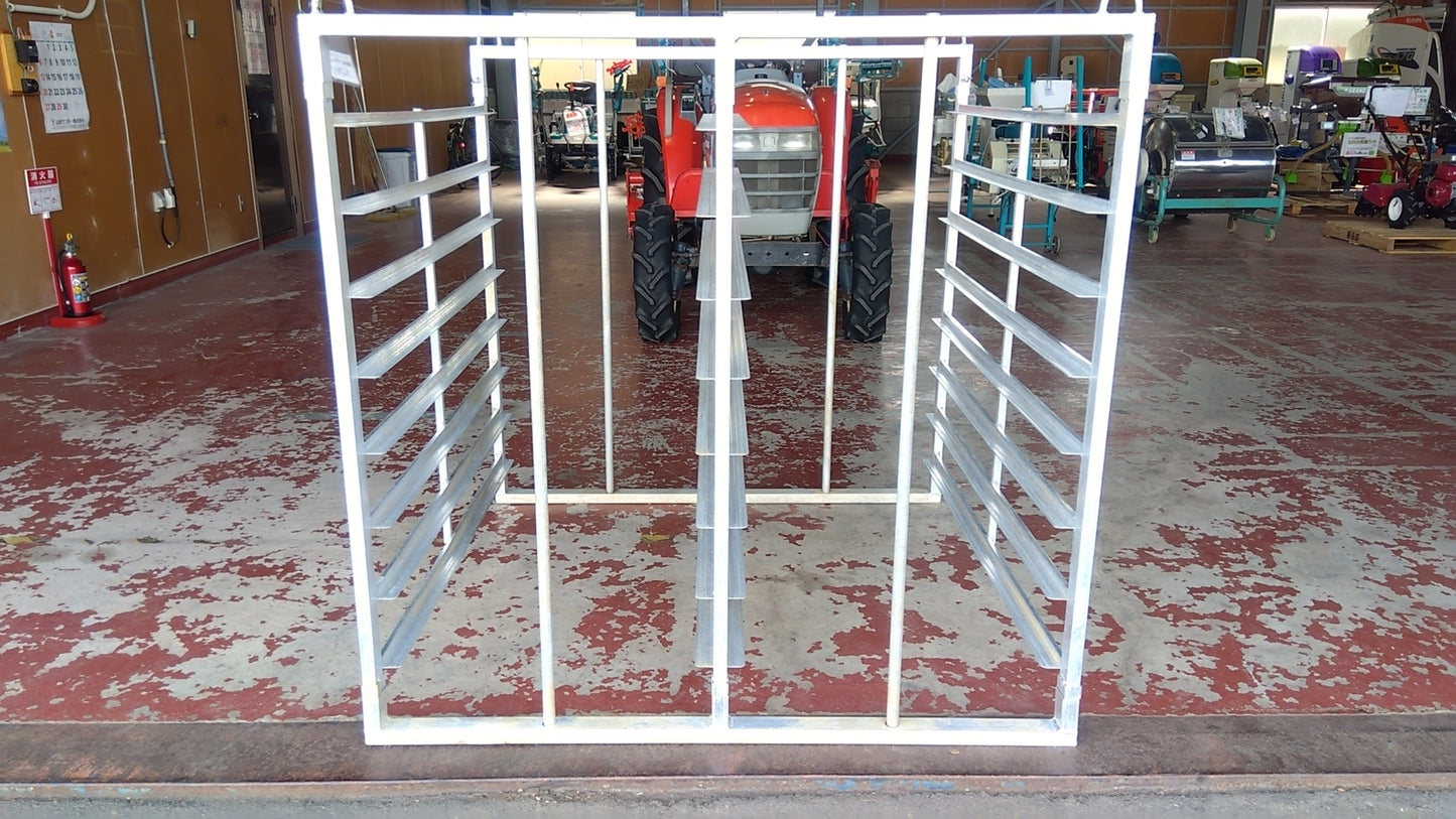 メーカー型式不明　中古　アルミ苗コンテナ64枚入り　「宮城店1952」