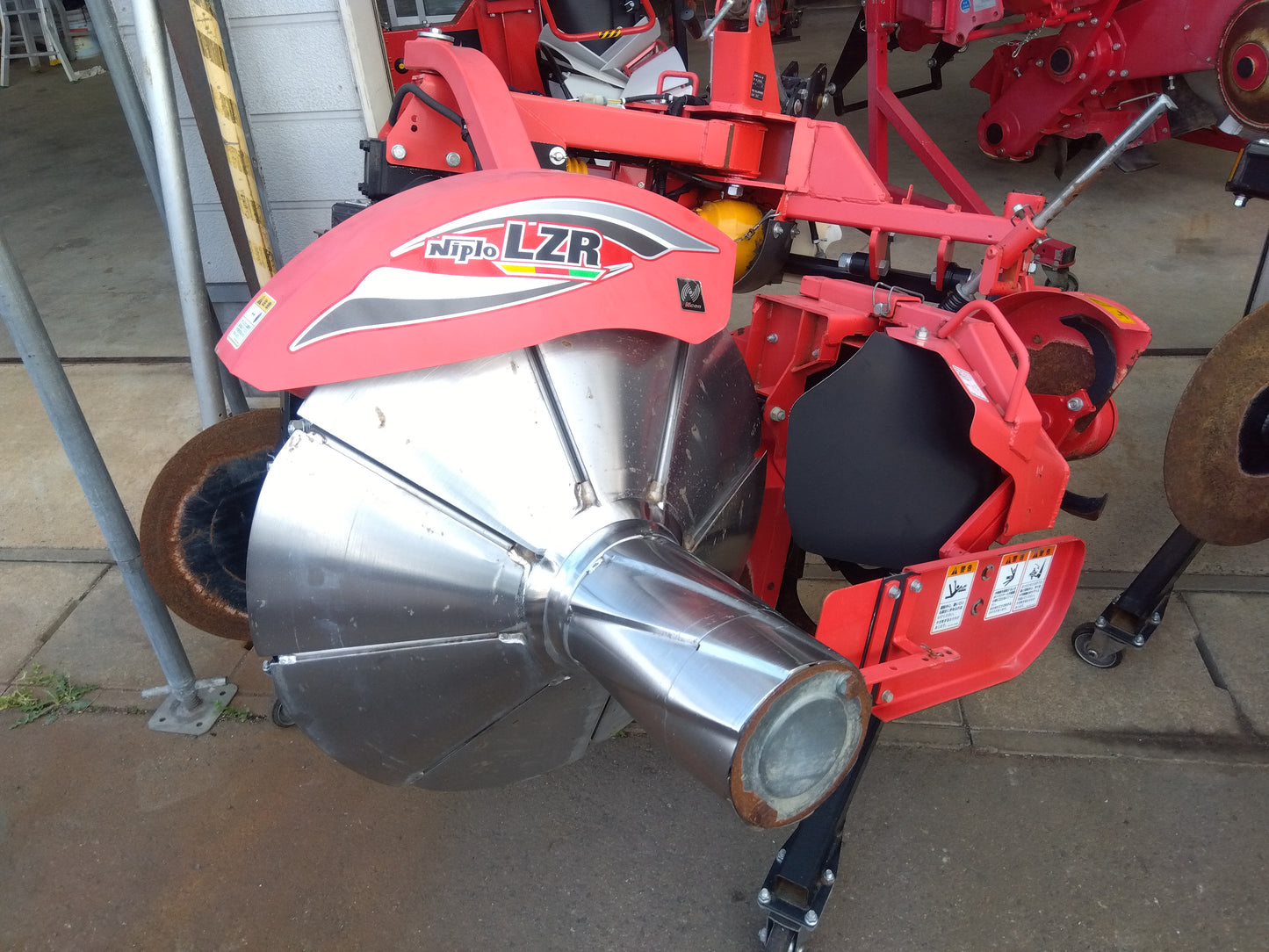 ニプロ　畦塗機　LZR302NJ【8829】