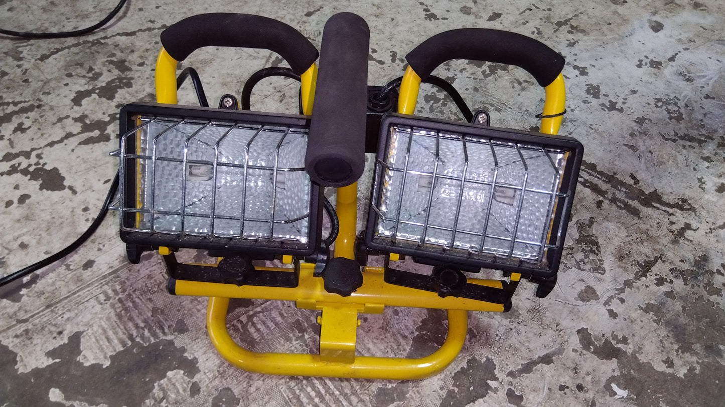 県央貿易 ハロゲン投光器2灯 KLT-250【山形店8924】