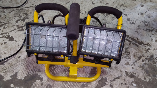 県央貿易 ハロゲン投光器2灯 KLT-250【山形店8924】