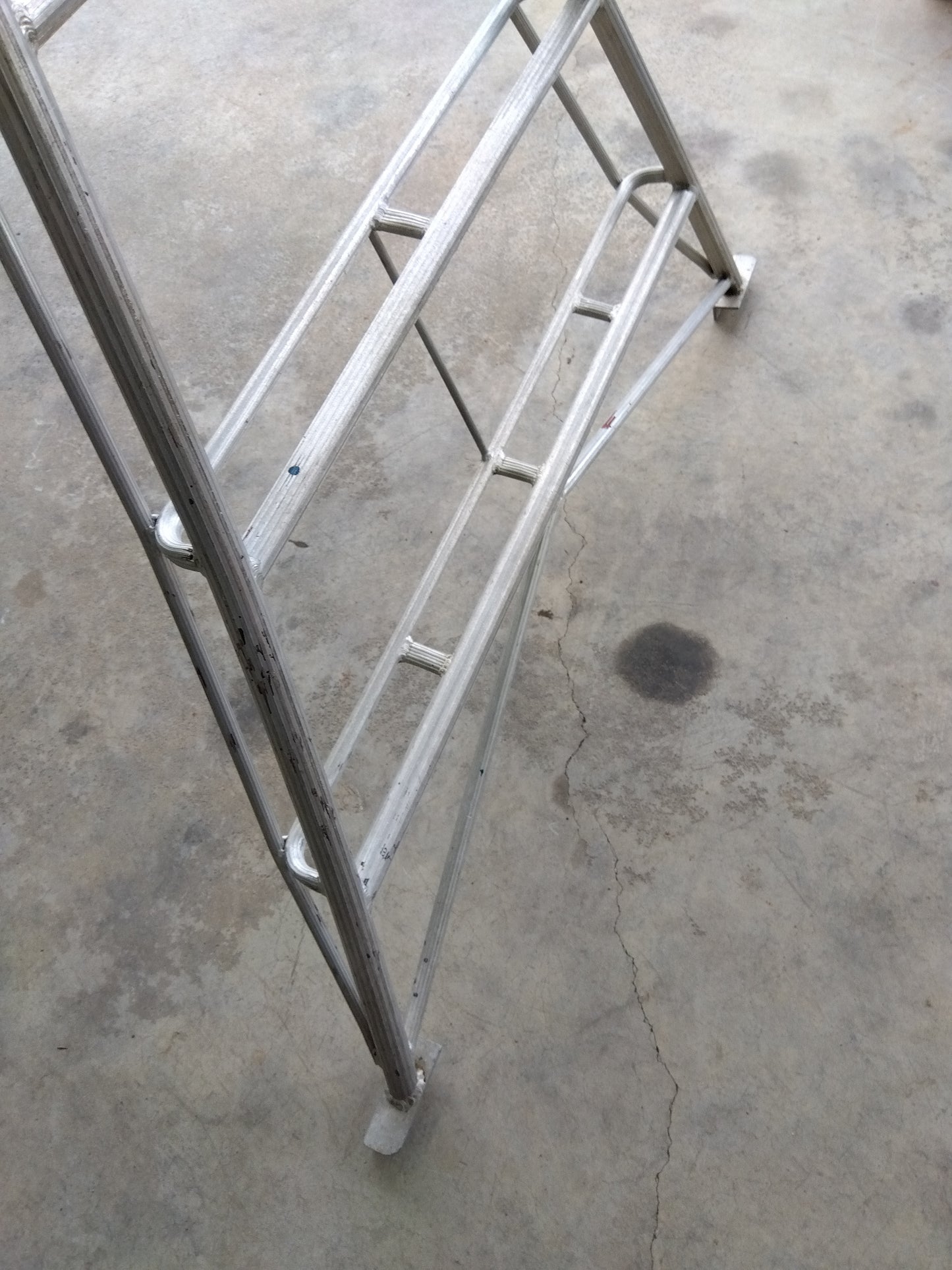 メーカー不明 中古 アルミ三脚 8尺 【山形店 8983】