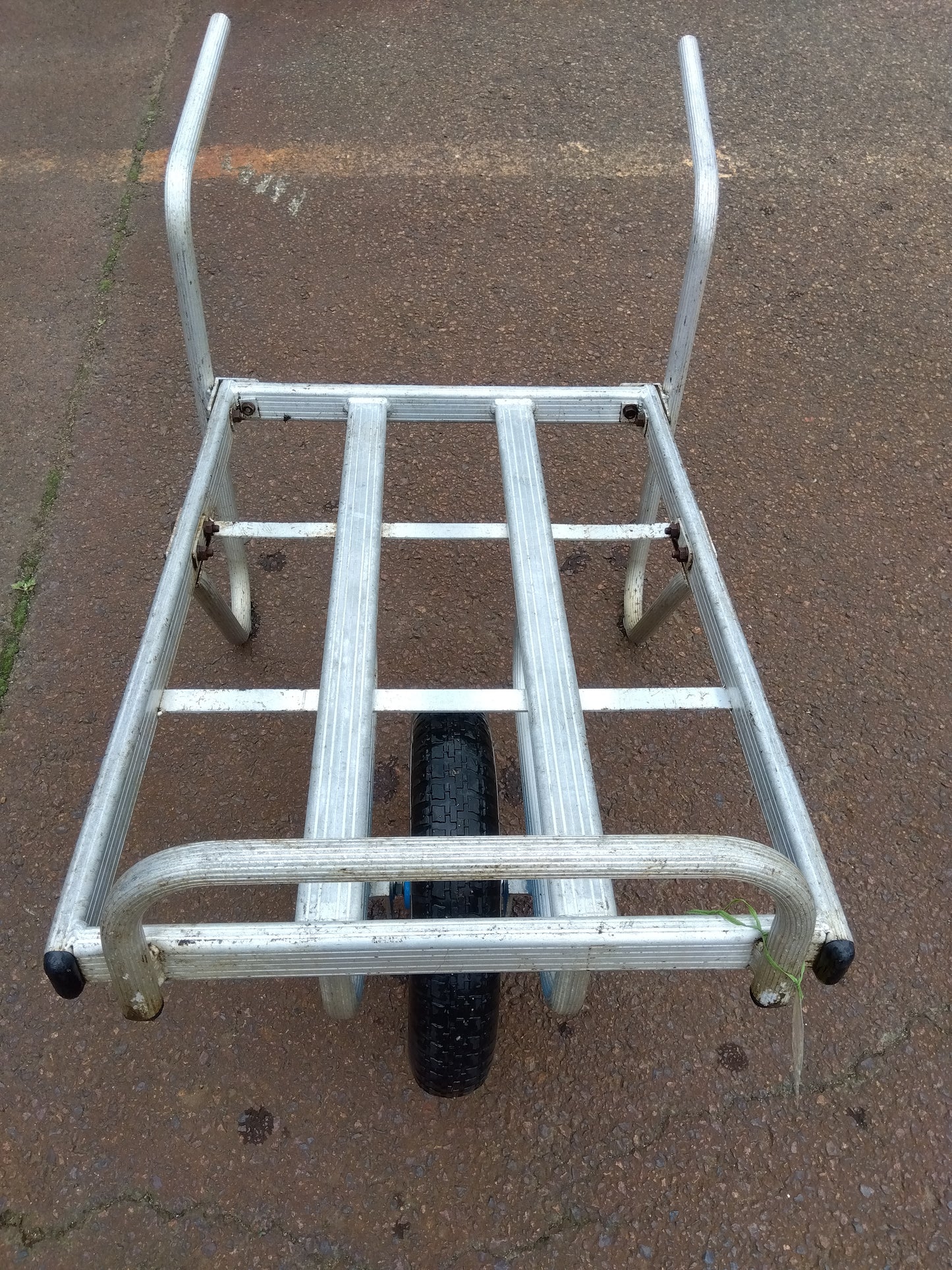 アルミ一輪車 【山形店 8986】