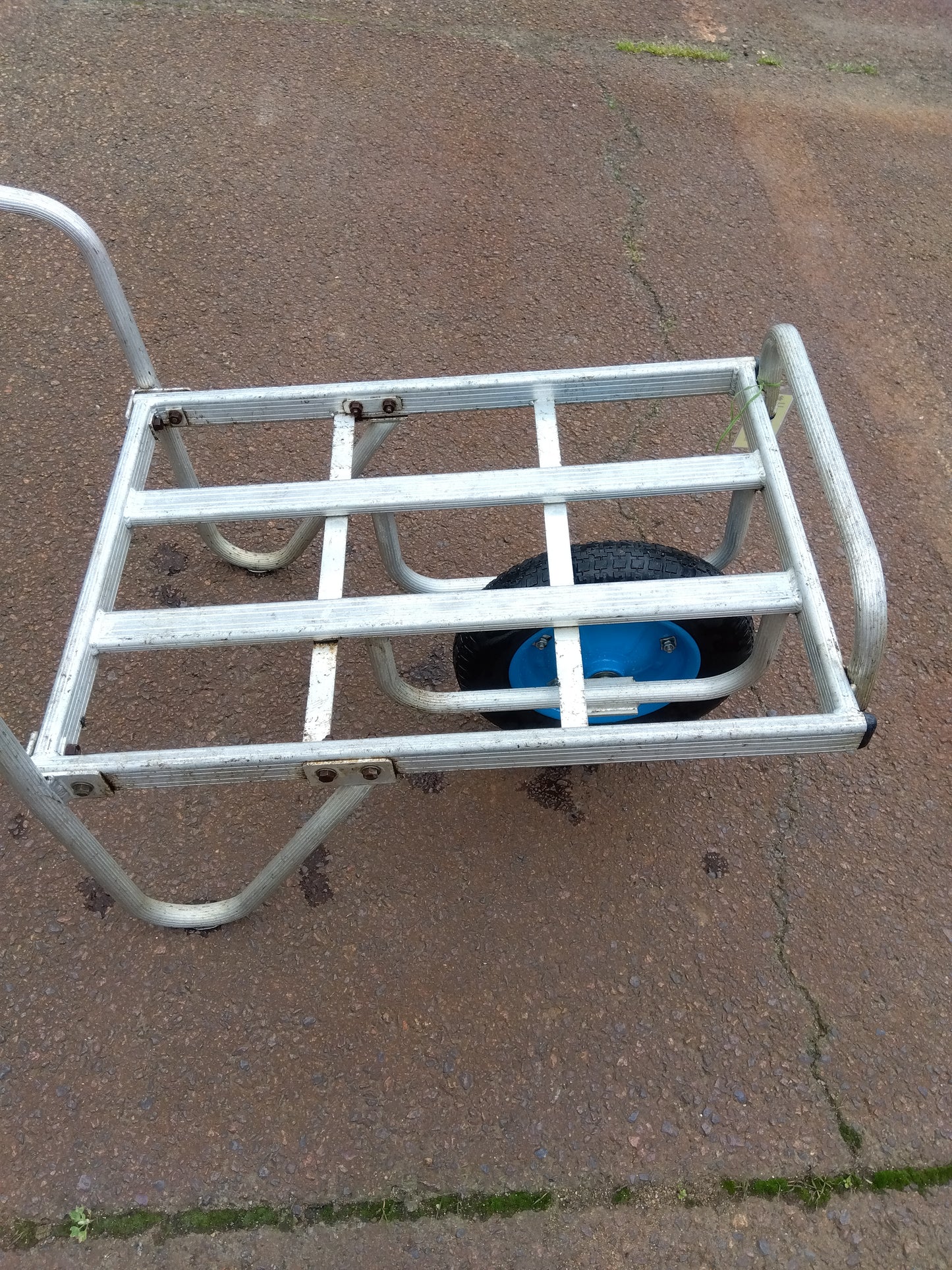 アルミ一輪車 【山形店 8986】