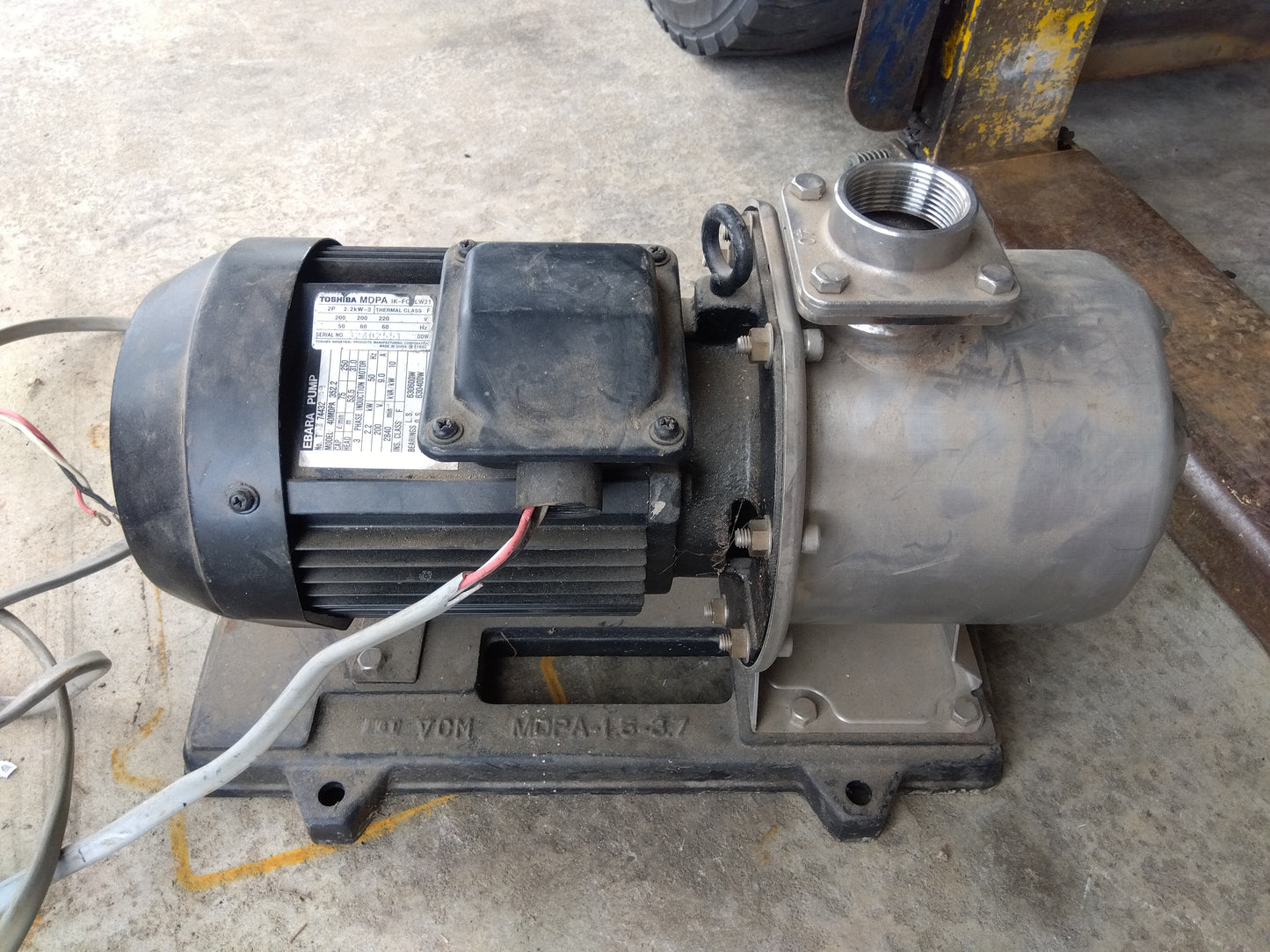 荏原製作所　モーターポンプ　40MDPA352.2【8841】