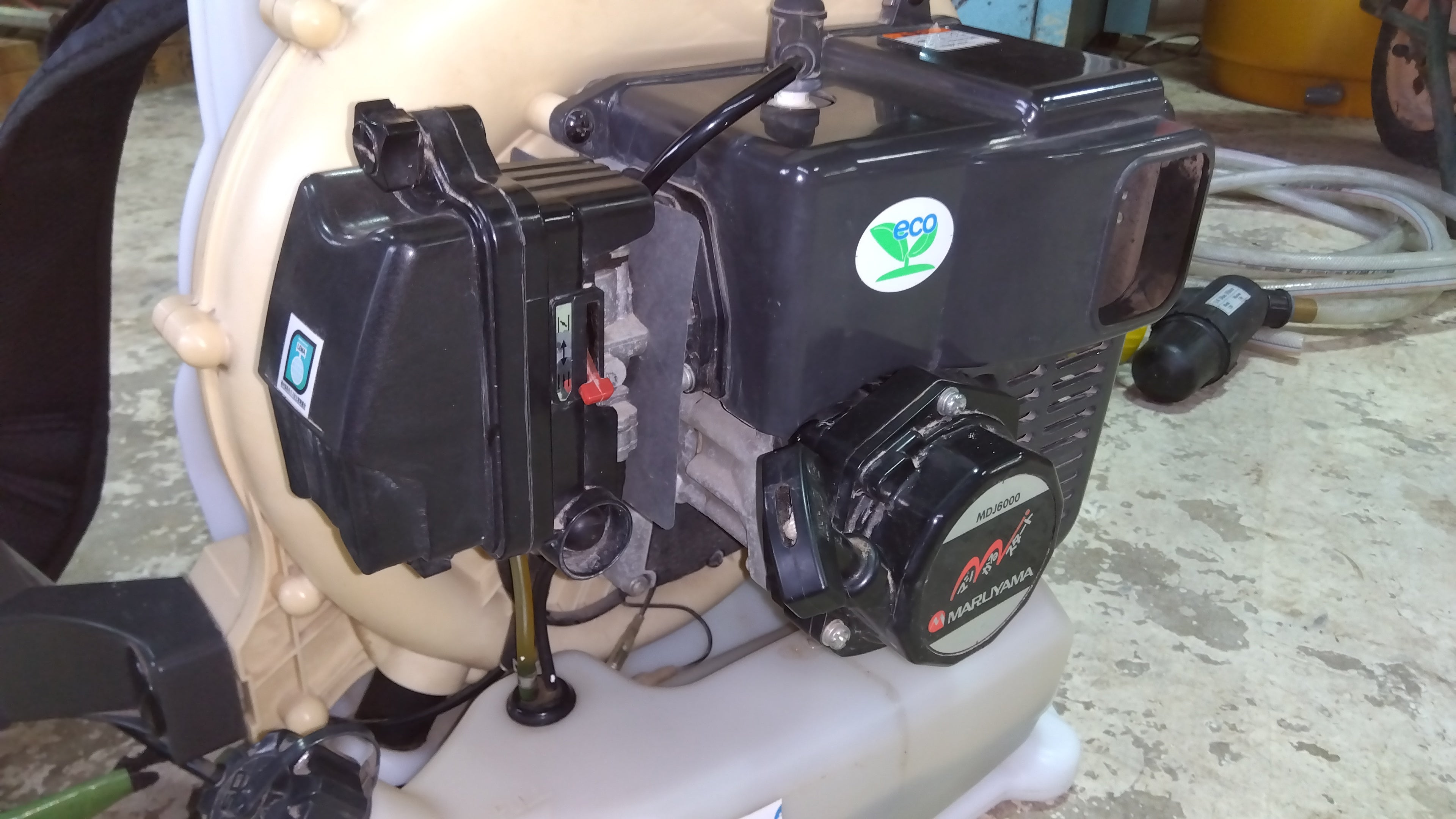 宮崎　丸山　背負式動力散布機　タンク26L GKD6000 背負式　動画あり 宮崎 丸山 背負式動力散布機 タンク26L GKD6000 背負式 動画あり