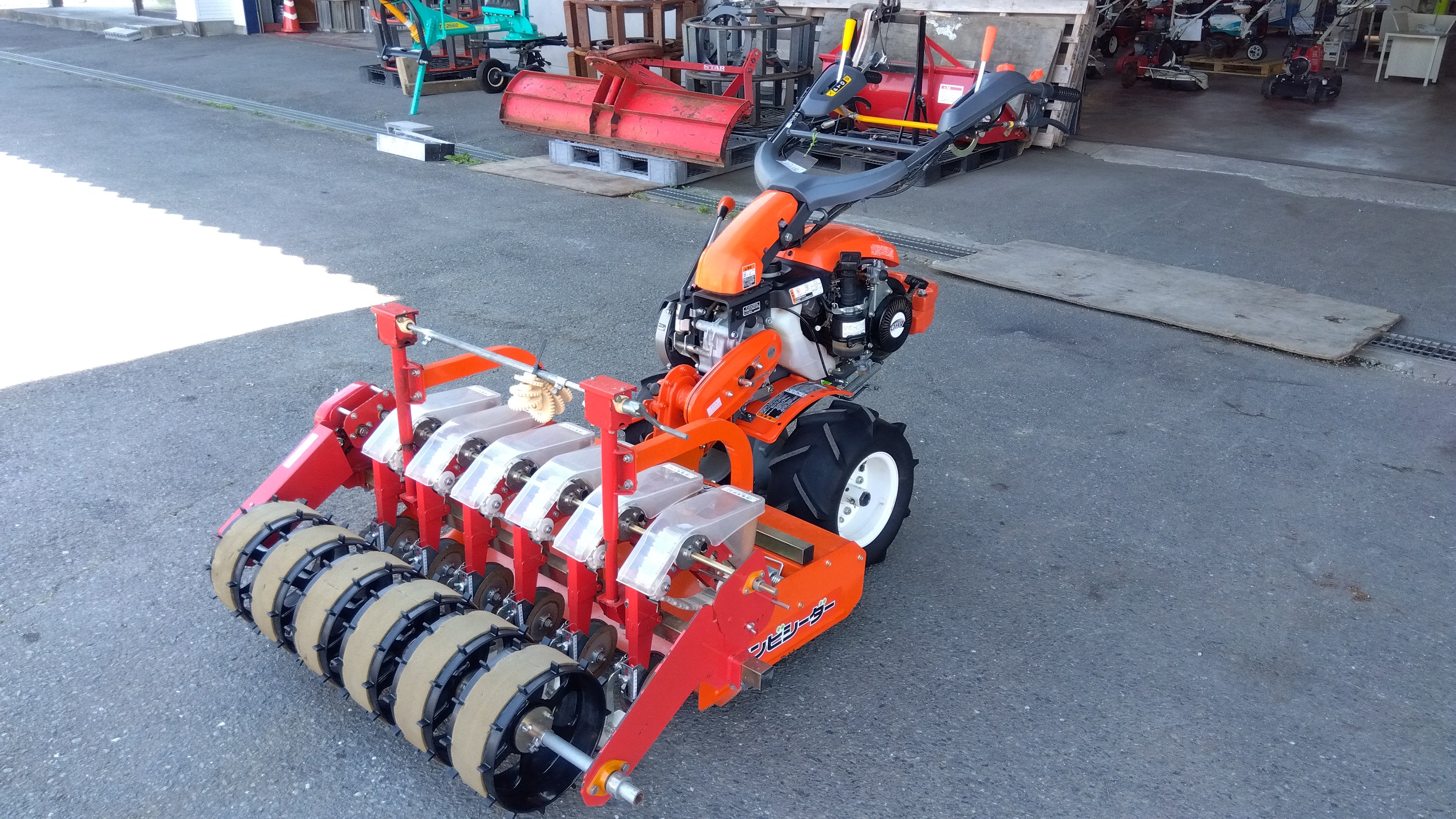【引取限定】クボタ　TR700　耕運機 　農用トラクター  管理機　培土器付　中古品【下関店】 クボタ 耕運機 TR700｜耕運機買取 - 山口県 農機具 買取 ｜(株