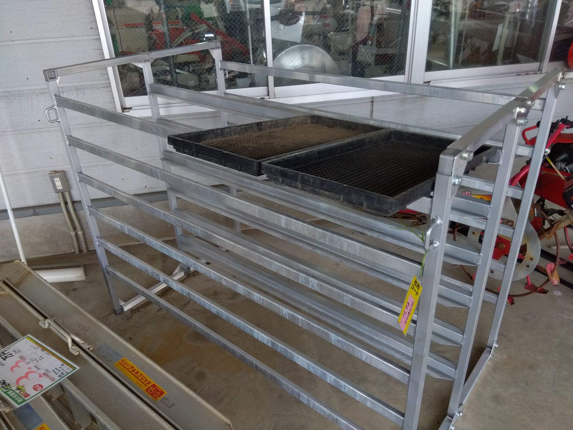昭和 アルミ製苗箱収納棚 NC-60K【山形店9071】 – 農キング