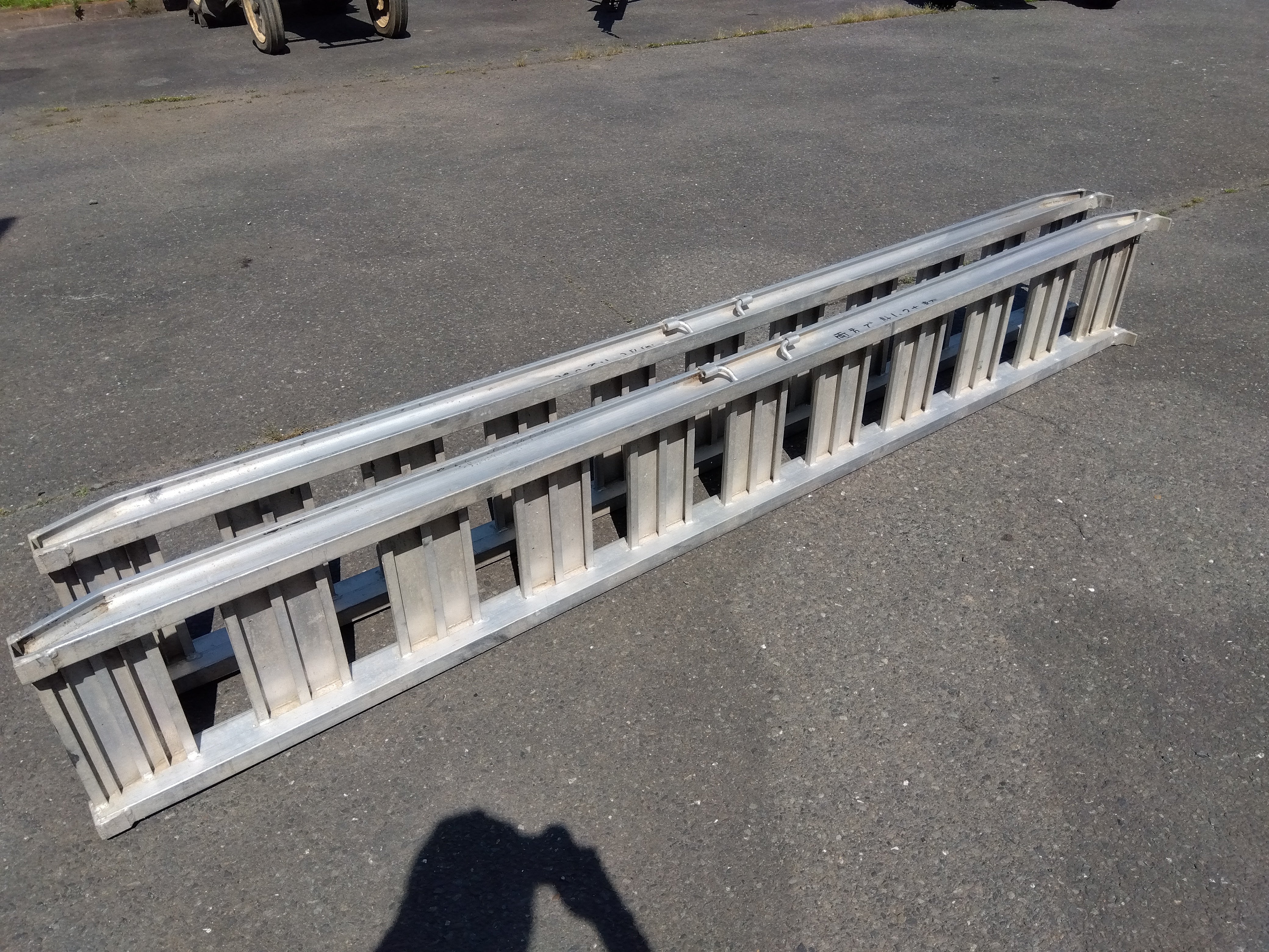 日昭 アルミブリッジ 12-C9-30W 「宮城店 2137」 – 農キング