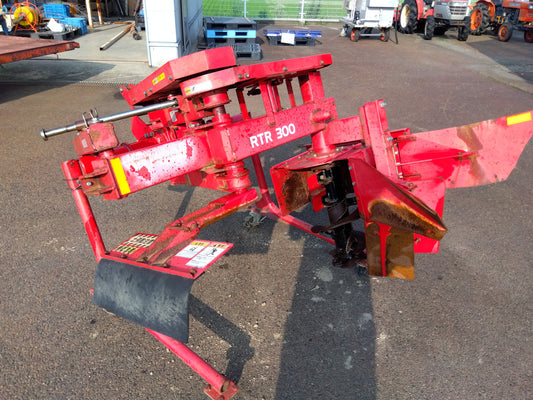 小橋 溝掘り機 RTR300※日農工標準ヒッチ【山形店9103】