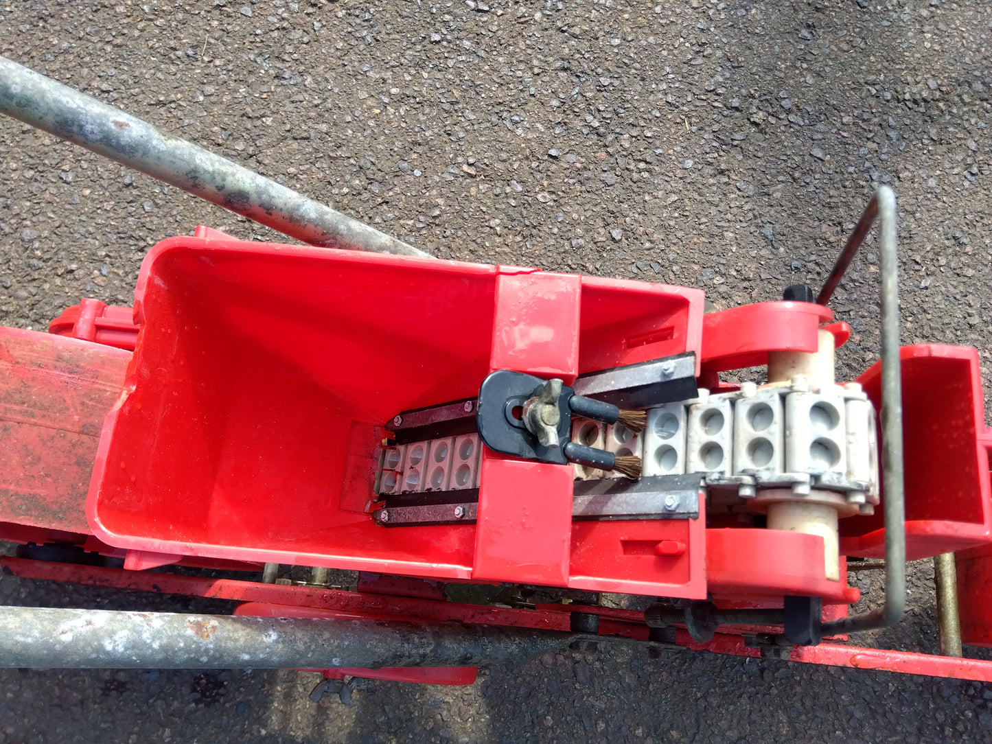 【ジャンク扱い】向井 手押し式野菜播種機 ごんべぇ HS-120【山形店8956】