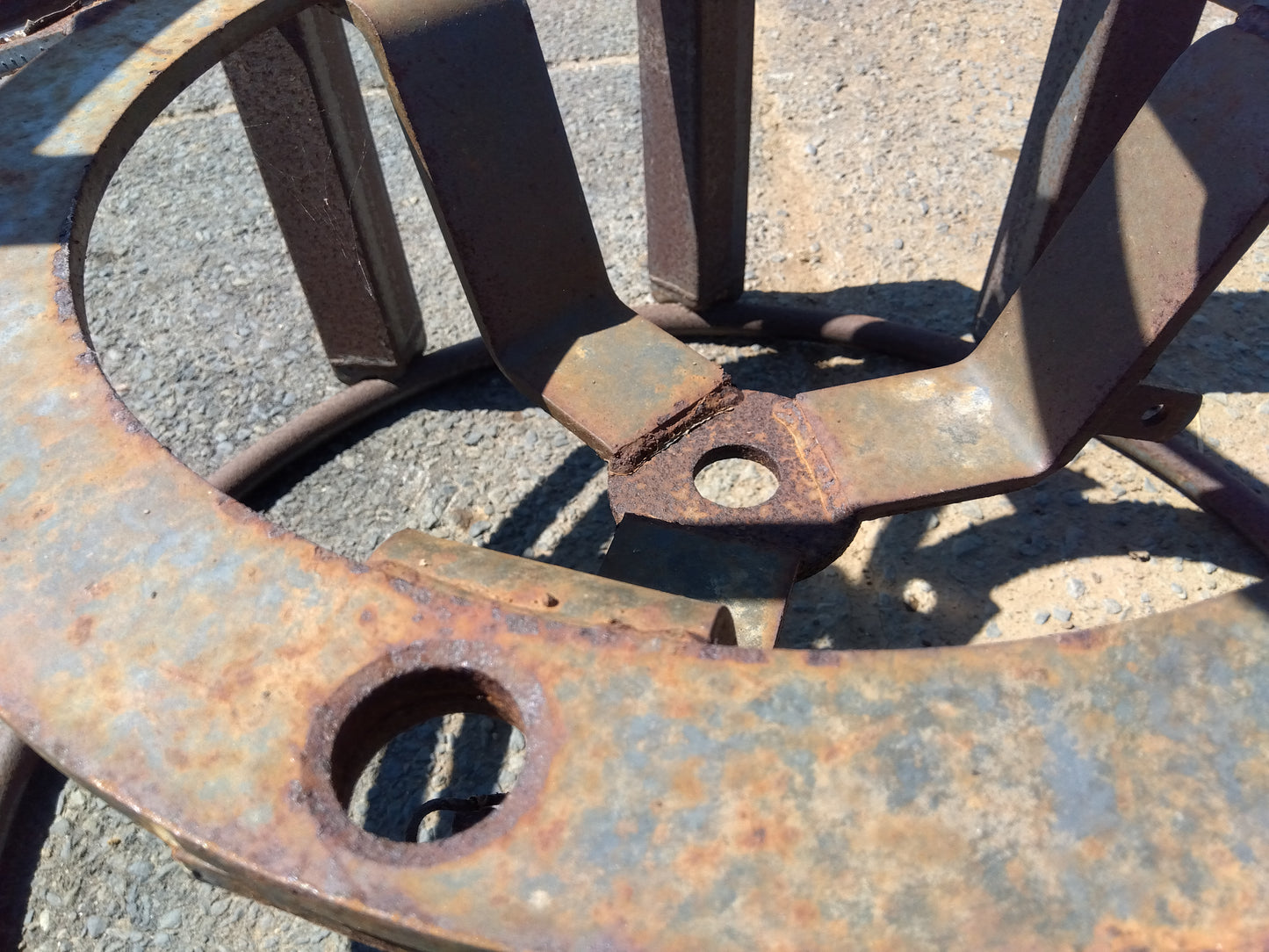 メーカー不明　中古　カゴ車輪　11.2-24　「宮城店　2210」