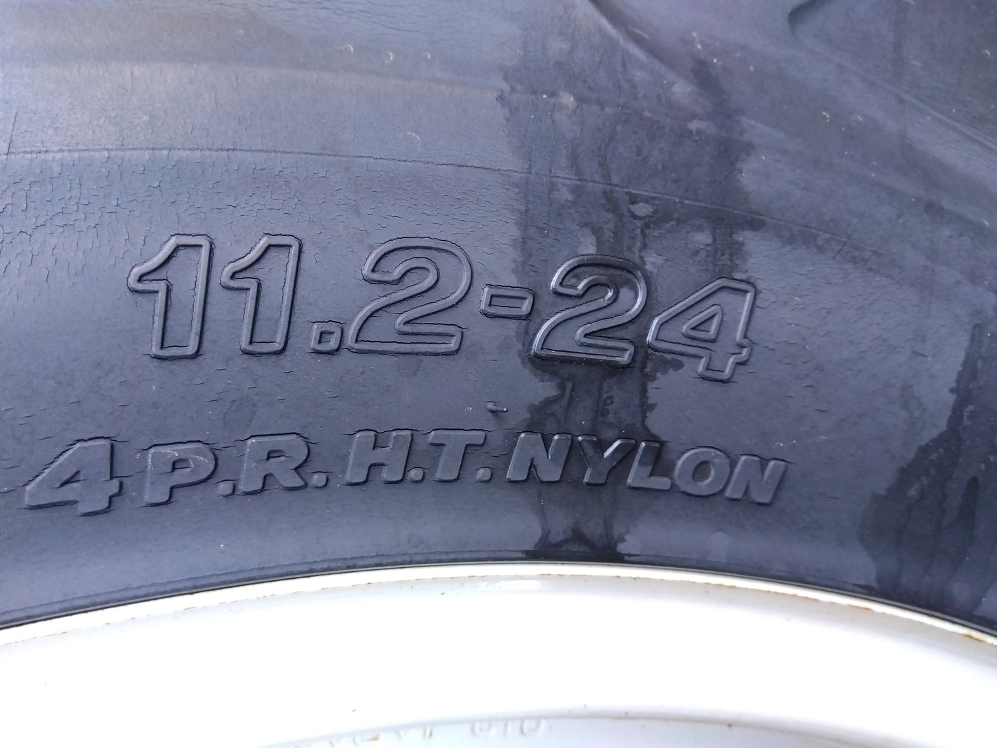 メーカー不明　中古　カゴ車輪　11.2-24　「宮城店　2210」