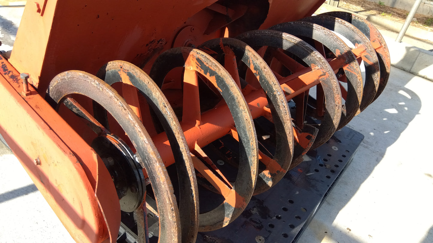 【ジャンク・部品取り用】メーカー型式不明　中古　スノーラッセル　「宮城店2238」