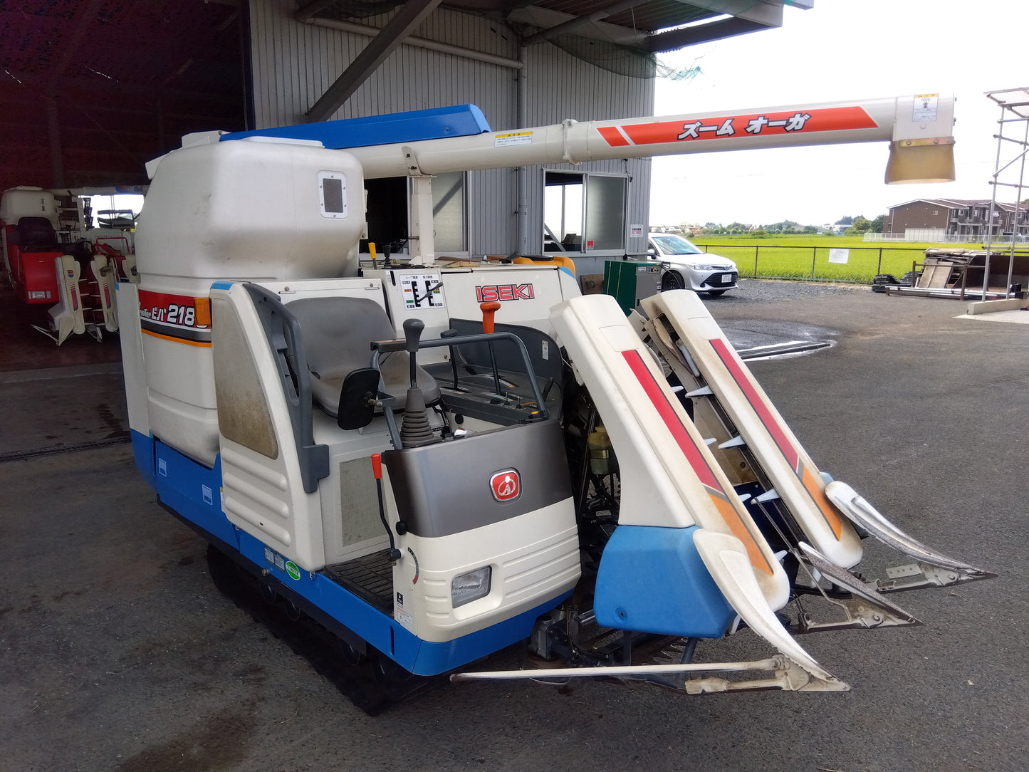 イセキ　中古　コンバイン　HVS218G-ZKVHWC　（ジャンク品）　「宮城店2244P」