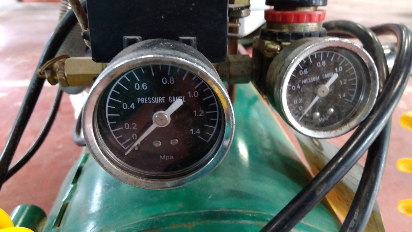 G-force　中古　コンプレッサー　AB20-30　「宮城店2258」