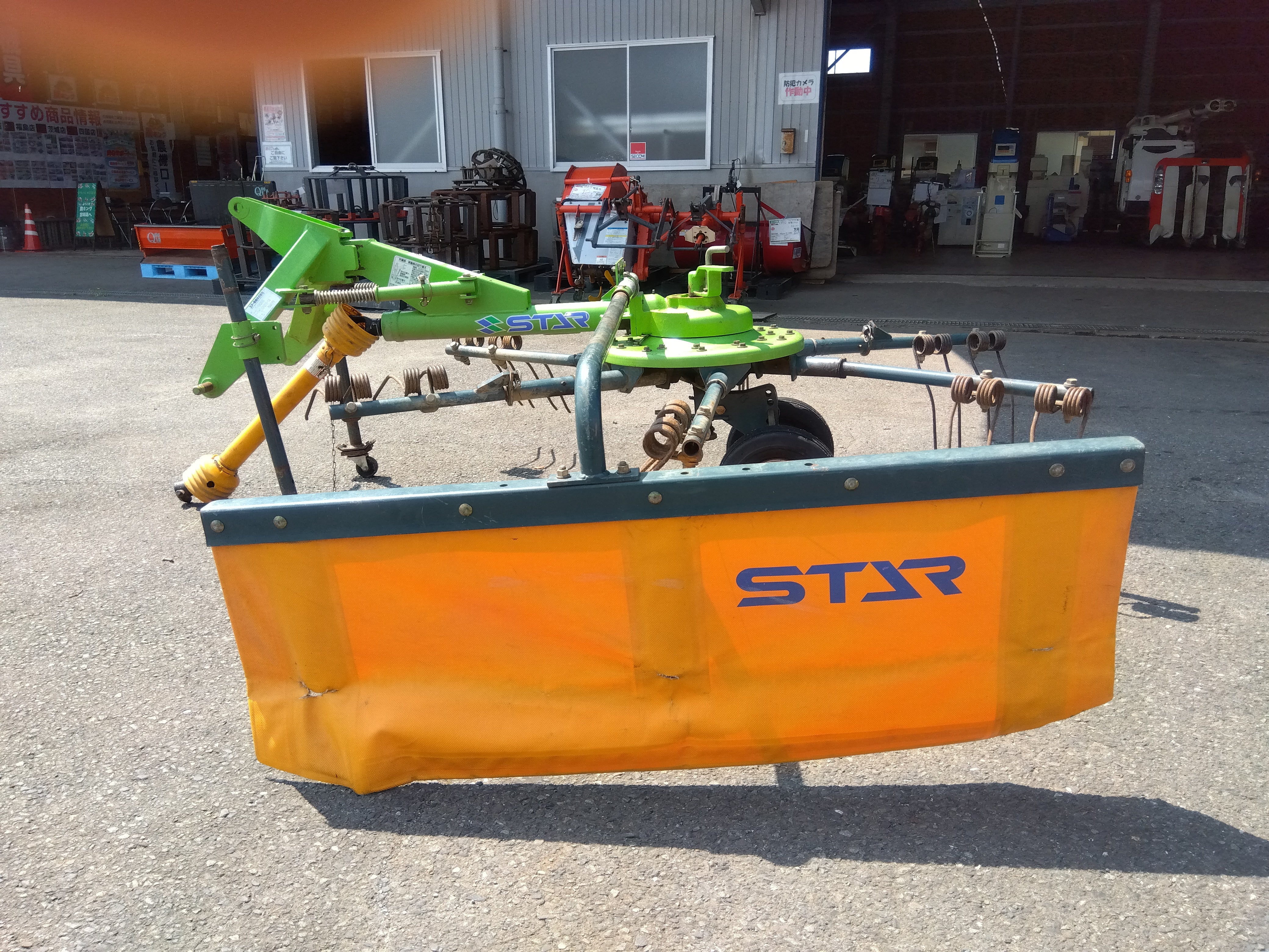 スタージャイロレーキMGR2630 乾草反転、集草埼玉県発 スター ジャイロレーキ MGR2630 - 株式会社三郷トレーディング(販売サイト)