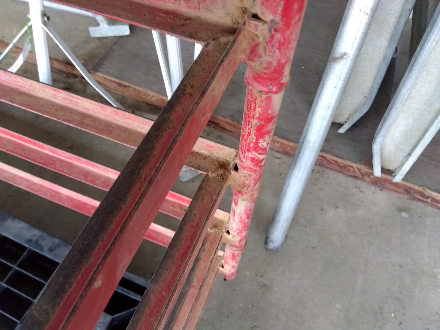 メーカー不明 鉄苗コンテナ 平置き30枚搭載【山形店】