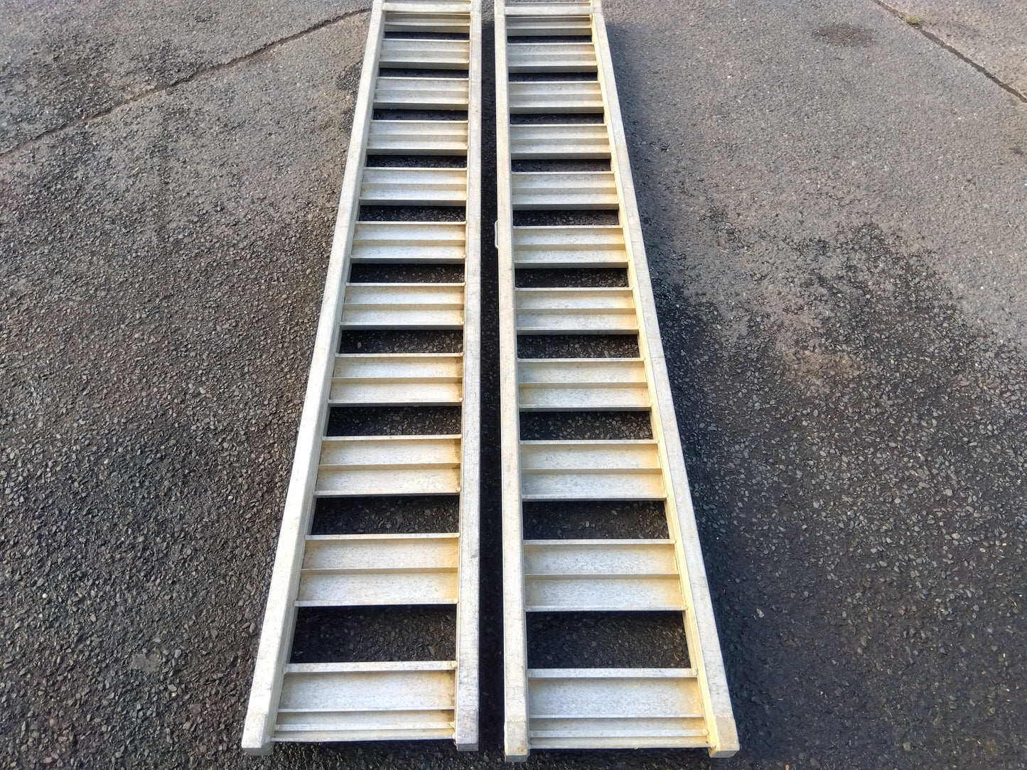 メーカー不明 中古 アルミブリッジ 2400㎜ 【宮城 2316】