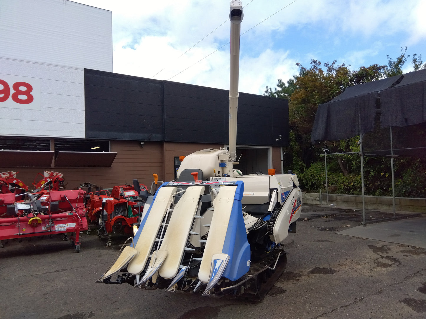 イセキ　中古　コンバイン　HFC330G-ZKRHWC