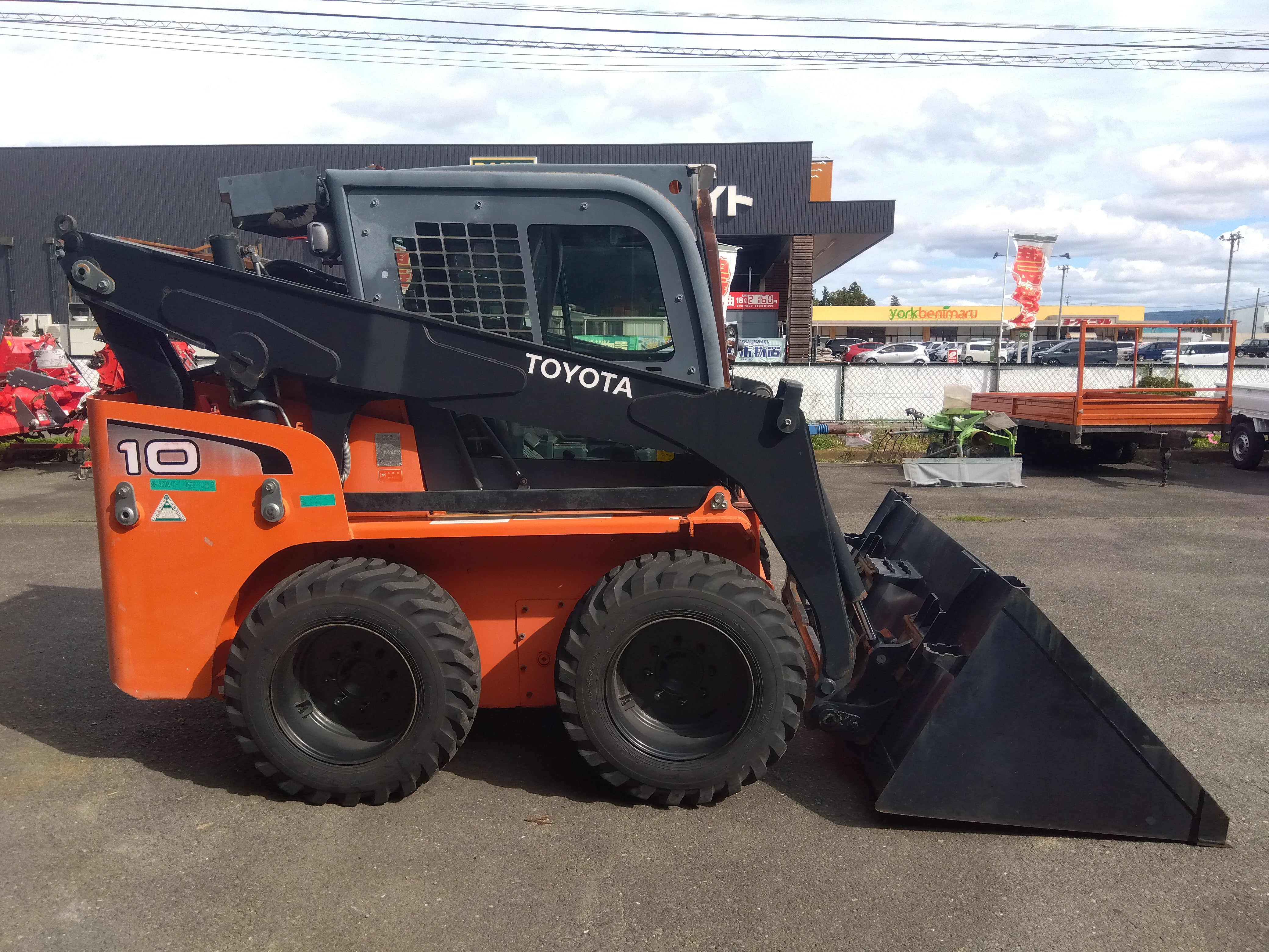 トヨタ 中古 スキッドステアローダー ジョブサン 305SDK10 「宮城店