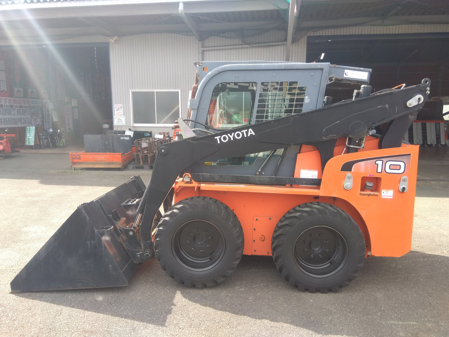 トヨタ　中古　スキッドステアローダー　ジョブサン　305SDK10　「宮城店　2348P」