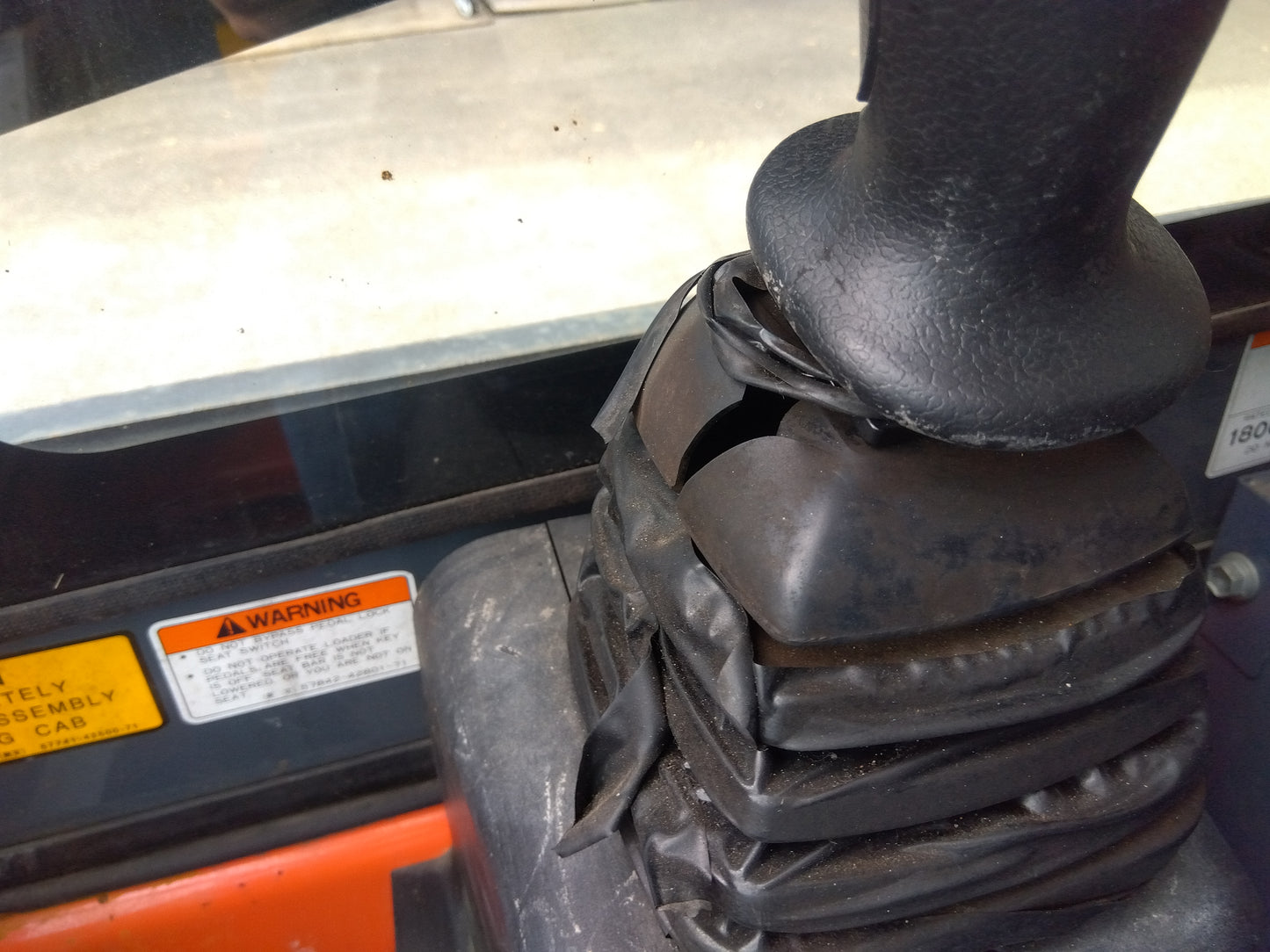 トヨタ　中古　スキッドステアローダー　ジョブサン　305SDK10　「宮城店　2348P」