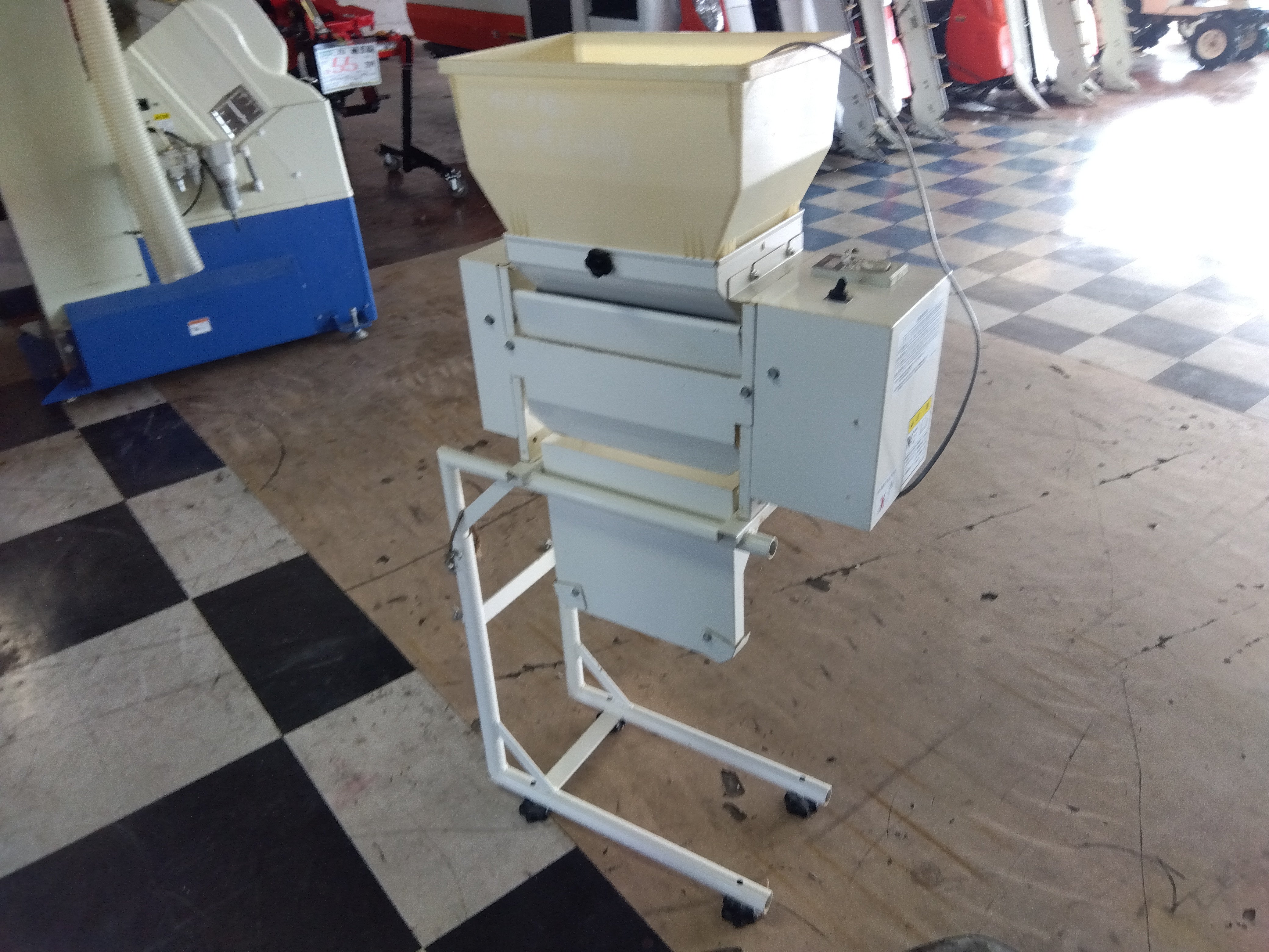 スズテック 中古 厚播きホッパー FR300K – 農キング