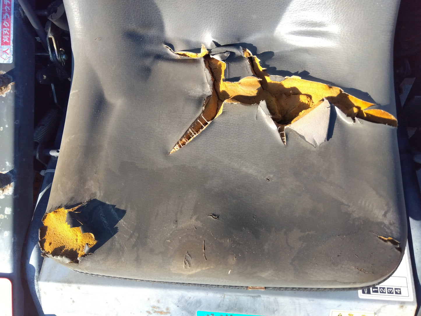 筑水キャニコム　中古　乗用モア　CM220