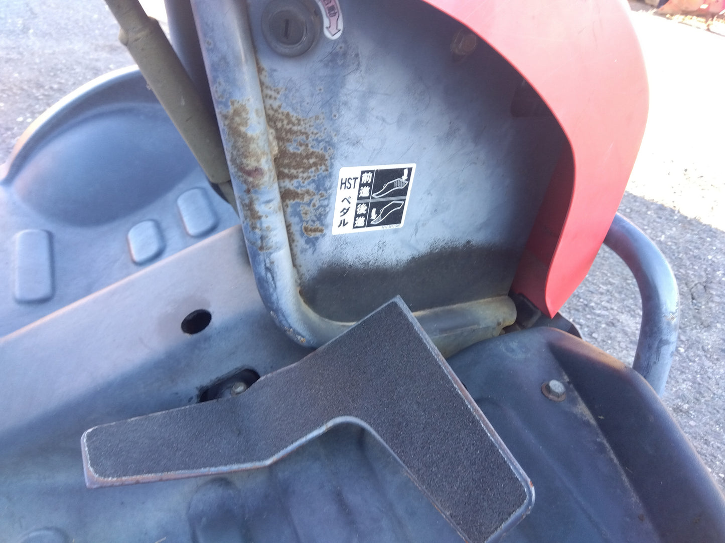 筑水キャニコム　中古　乗用モア　CM220