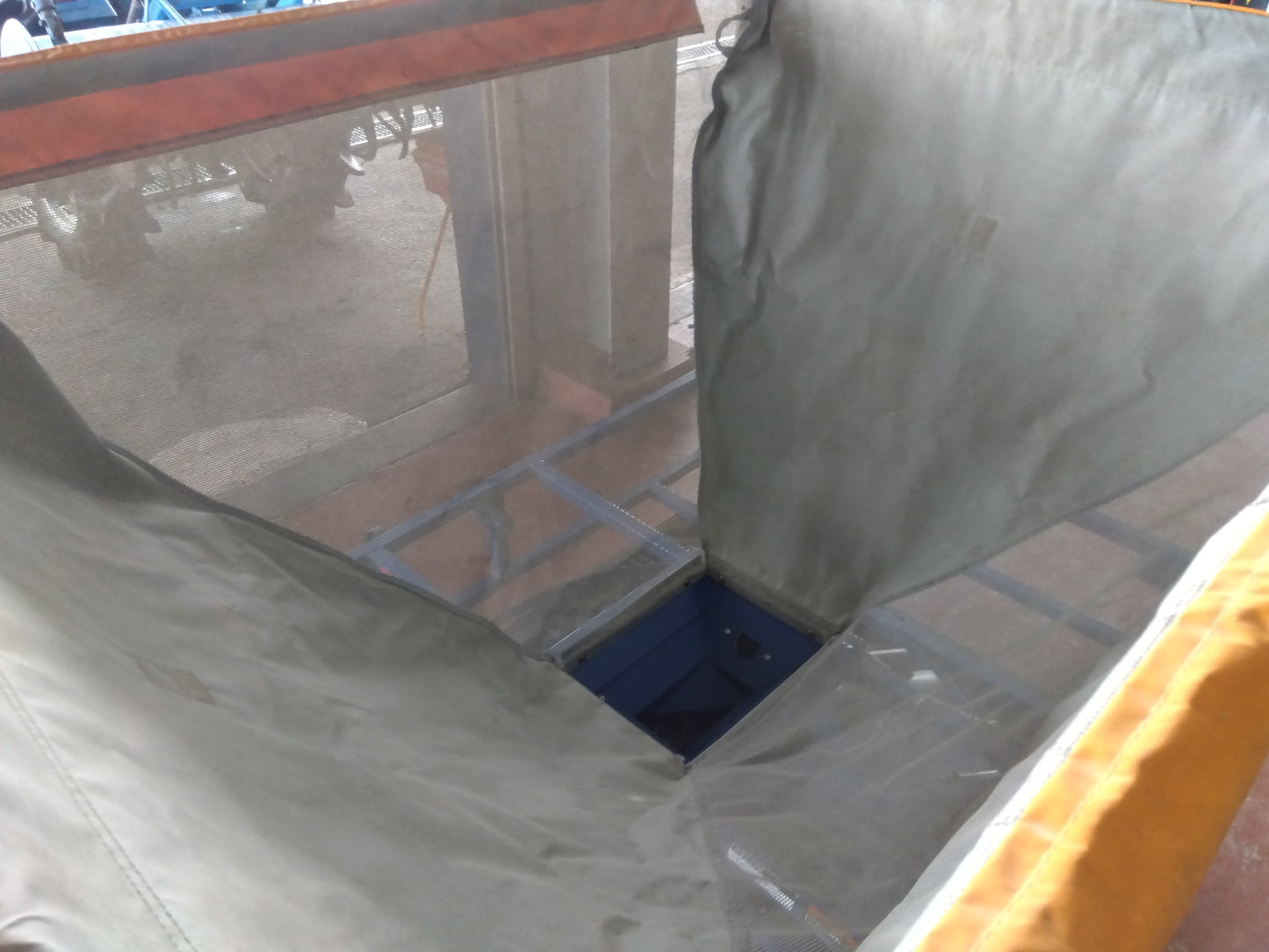 イシイ　中古　レザーコンテナ　LD84-BV　「宮城店2462」