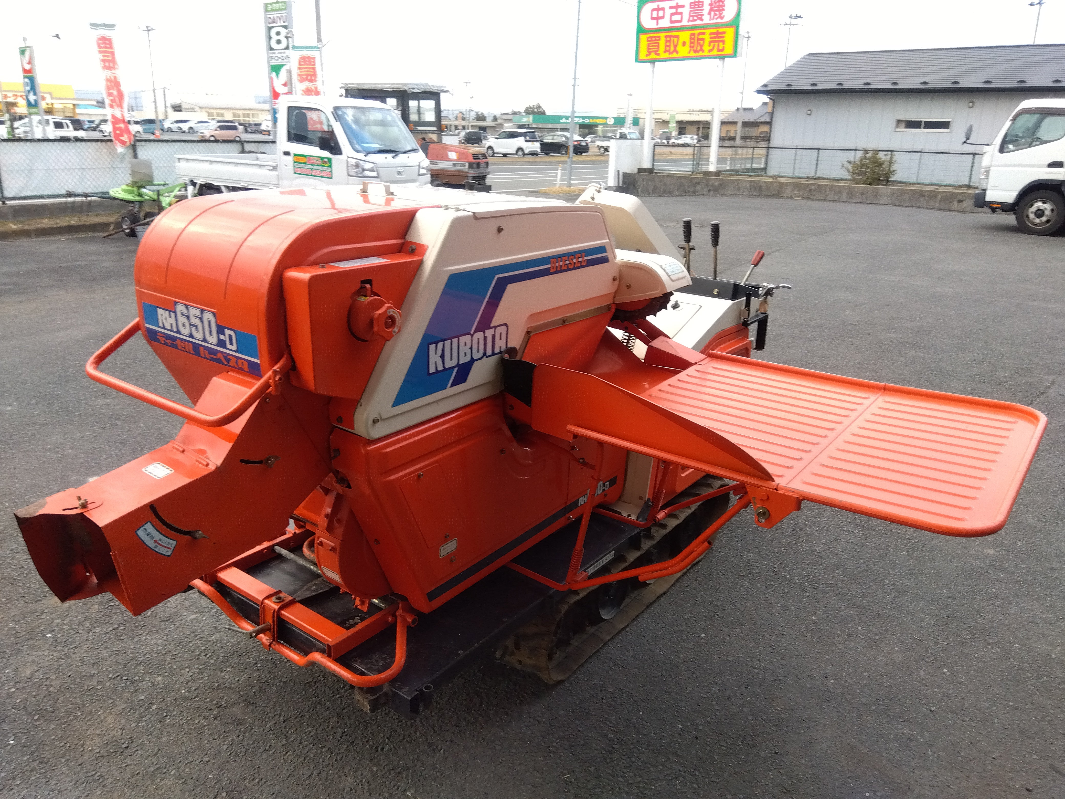 ★現行美品！【中古】★ クボタ RH650-D 自動脱穀機 EA7-MH ハーベスター 自走式 ディーゼル 6馬力 農機具 作業確認済 Yahoo!オークション - 現行美品 クボタ RH650-D 自動脱穀機 EA7-MH ハ