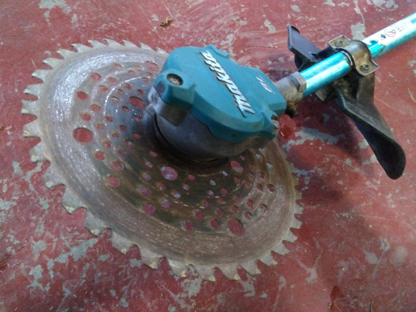 マキタ　中古　電動刈払機　MUR368UD　「宮城店　2504M」