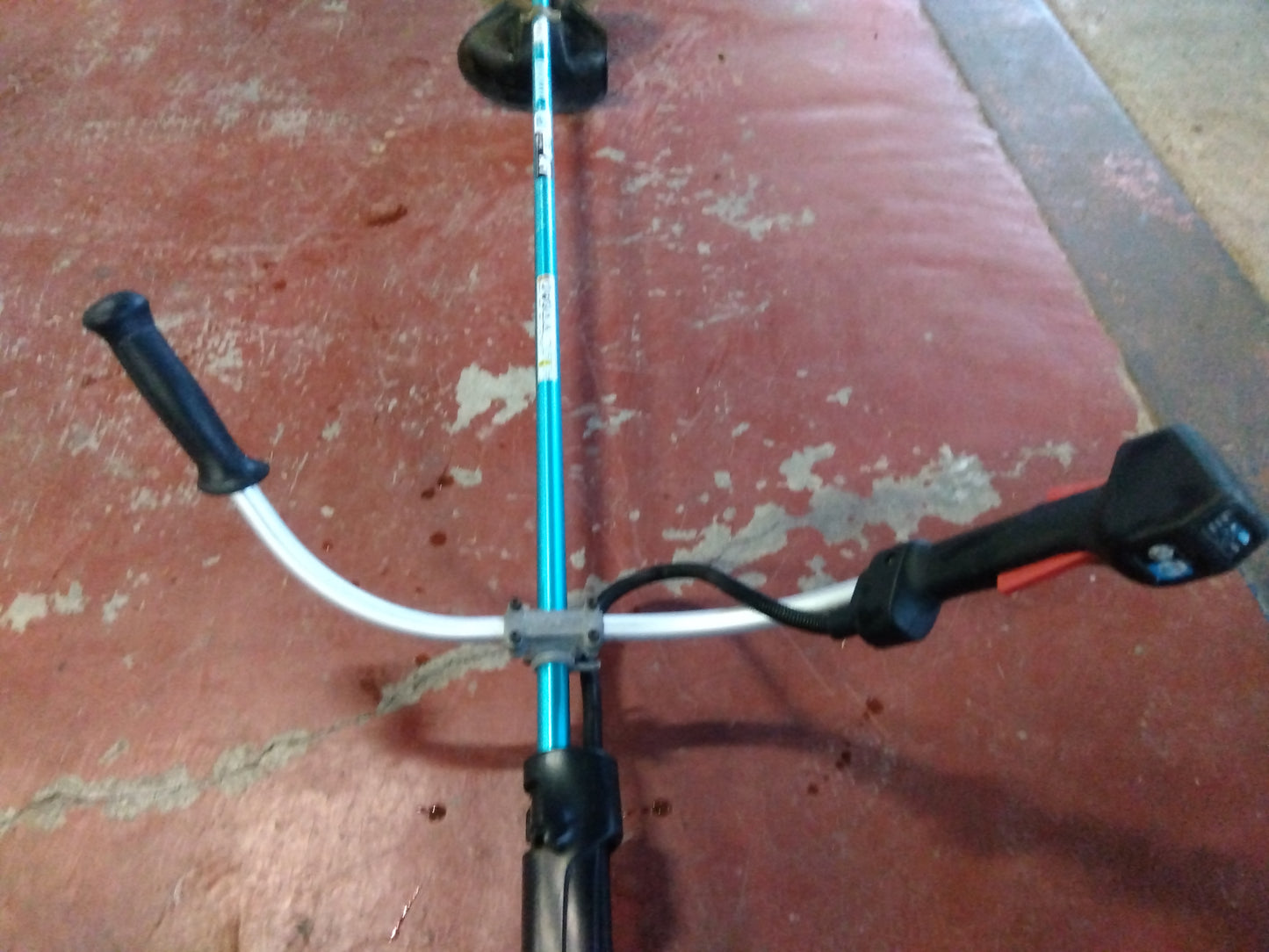 マキタ　中古　電動刈払機　MUR368UD　「宮城店　2504M」