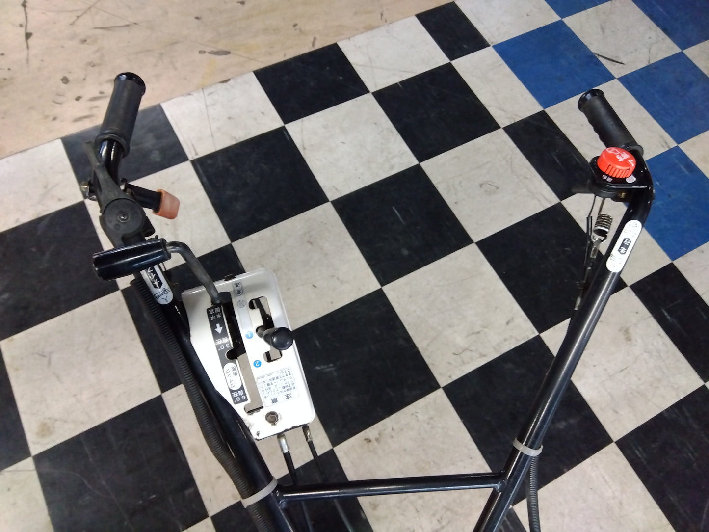 共立　中古　ウイングモア　AZ736A