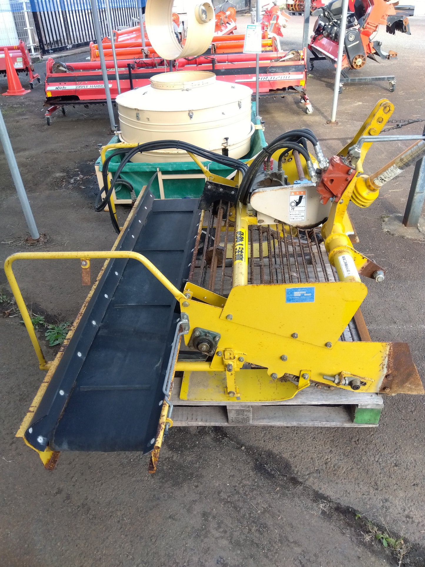 訓子府機械工業 中古 玉ねぎ堀取機（デガー）【山形店 9560】