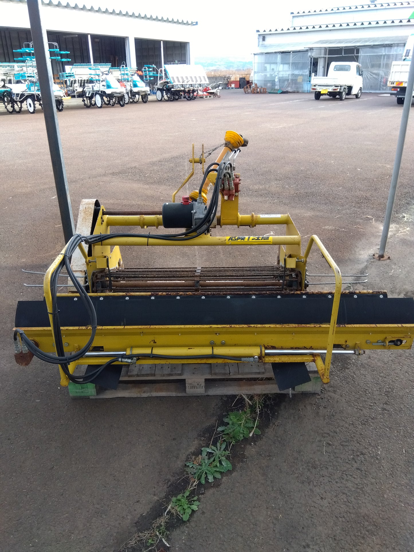 訓子府機械工業 中古 玉ねぎ堀取機（デガー）【山形店 9560】