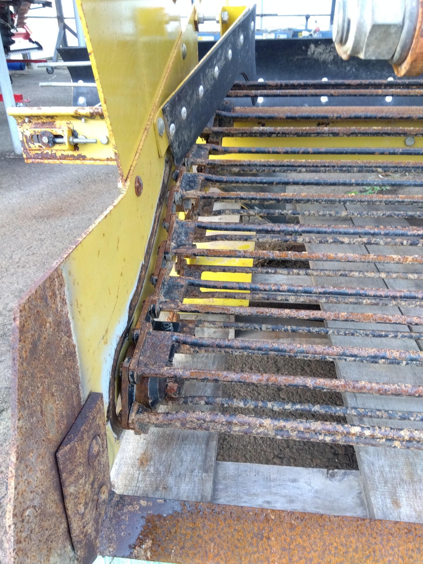 訓子府機械工業 中古 玉ねぎ堀取機（デガー）【山形店 9560】