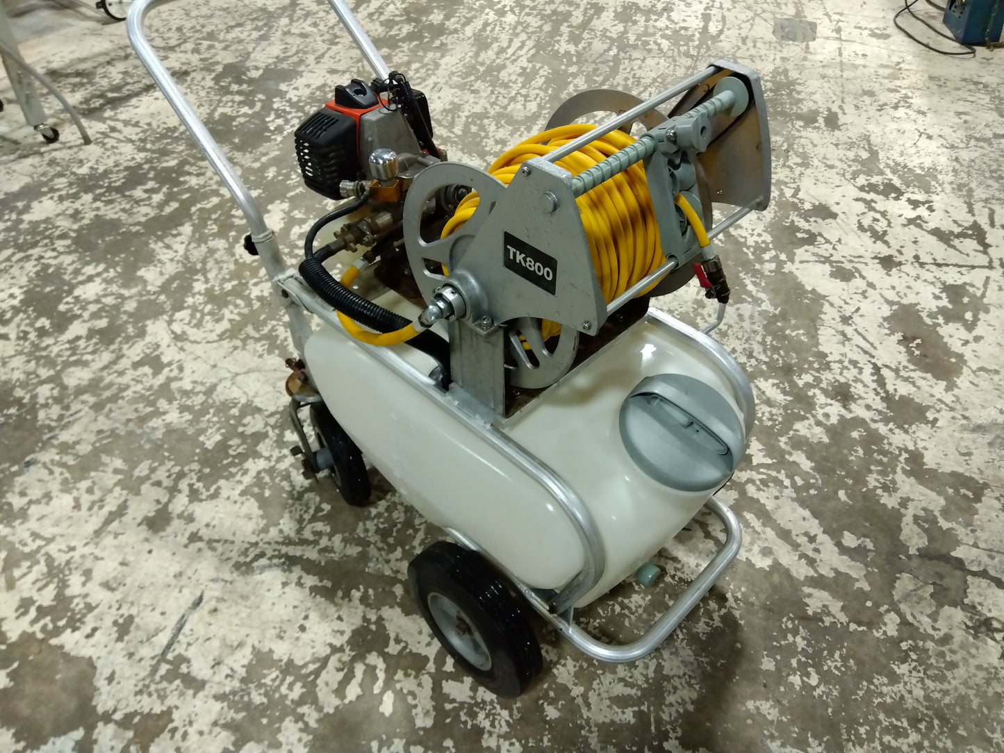 共立 タンクキャリー式エンジン噴霧器 TK-800-5【山形店9643】