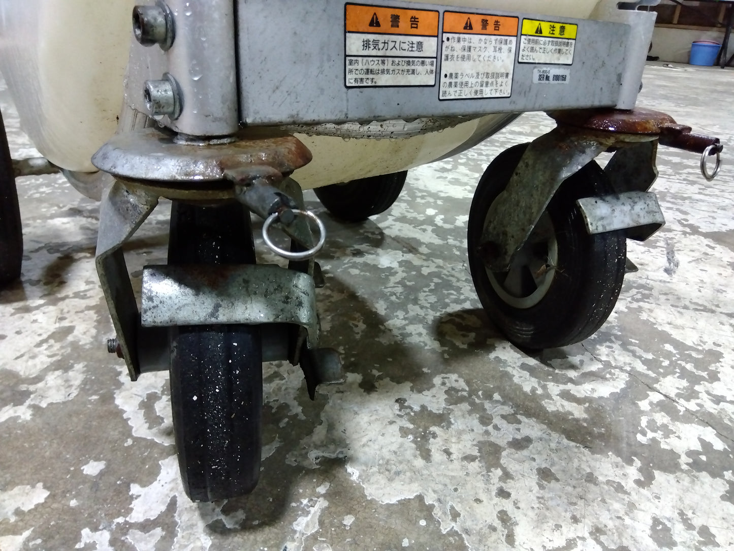 共立 タンクキャリー式エンジン噴霧器 TK-800-5【山形店9643】