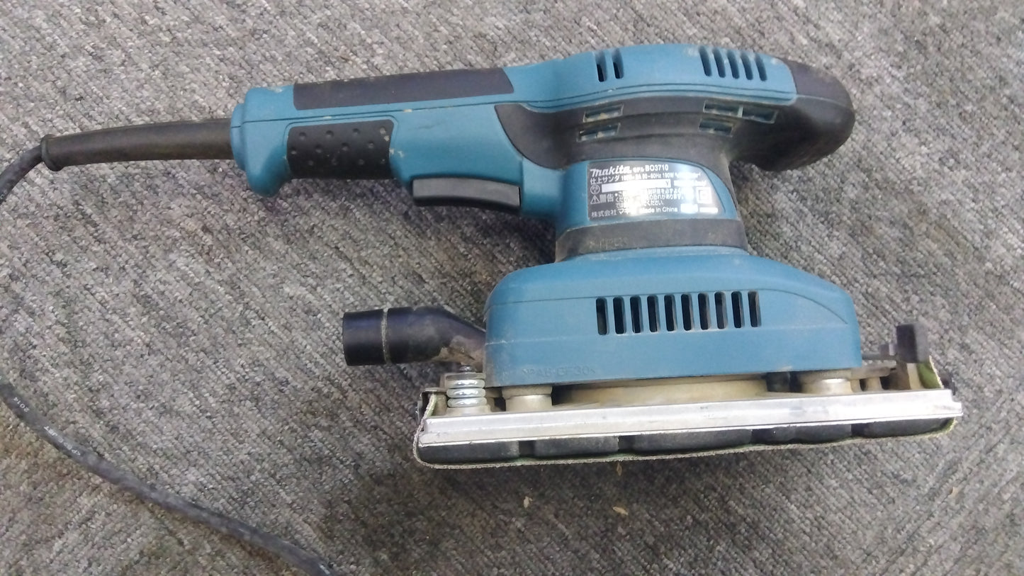 マキタ　中古　電動サンダー　BO3710「岩手店183」