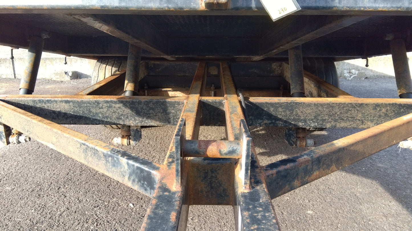 三協　中古　トレーラー　型式不明　「岩手店230」