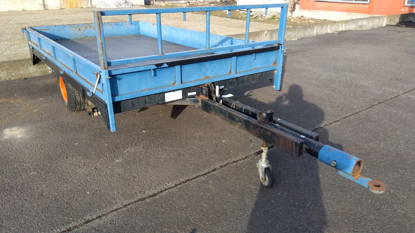 三協　中古　トレーラー　型式不明　「岩手店230」